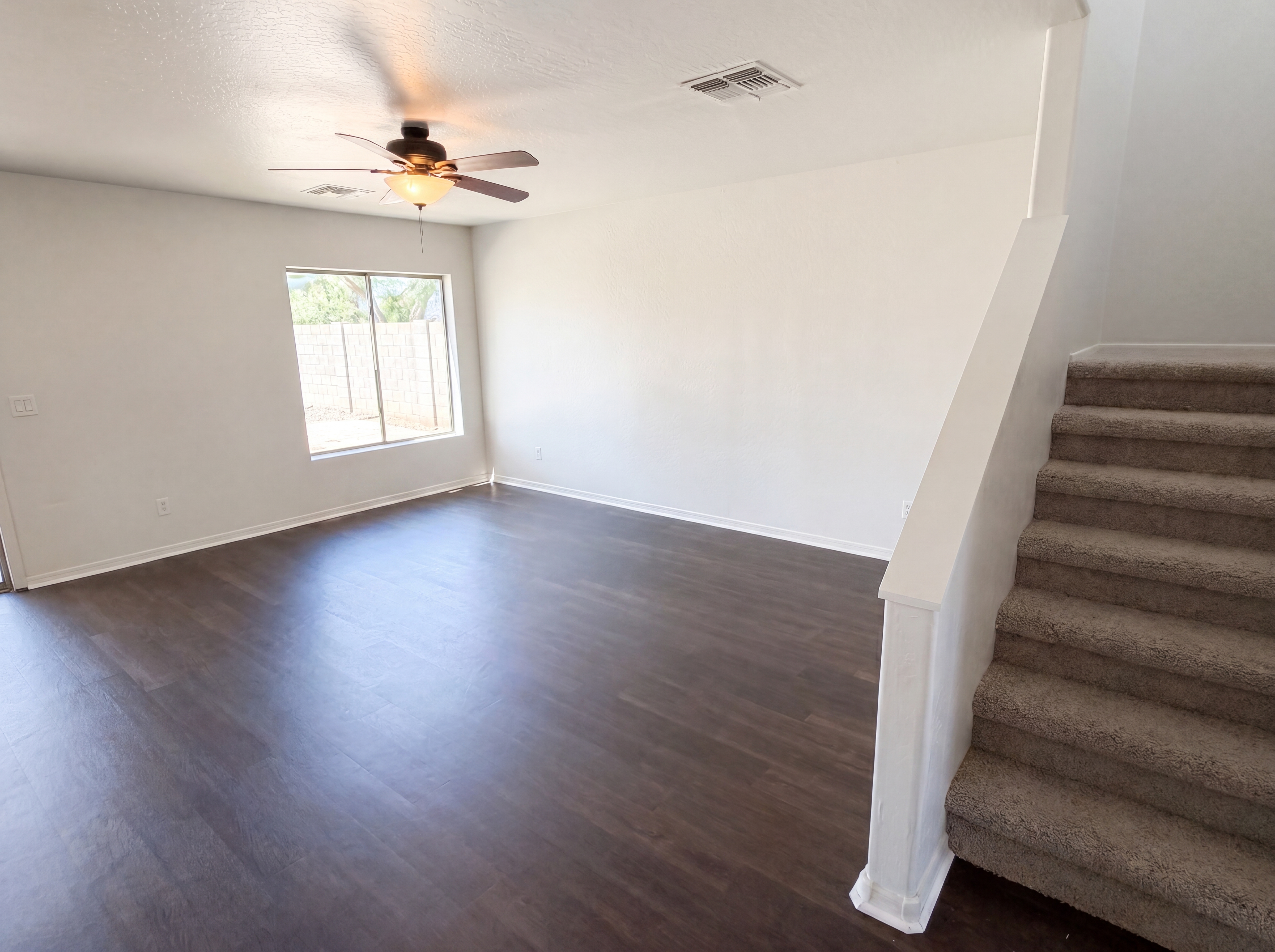 Photo 6 of 25 of 12421 W Windrose Dr, El Mirage, AZ