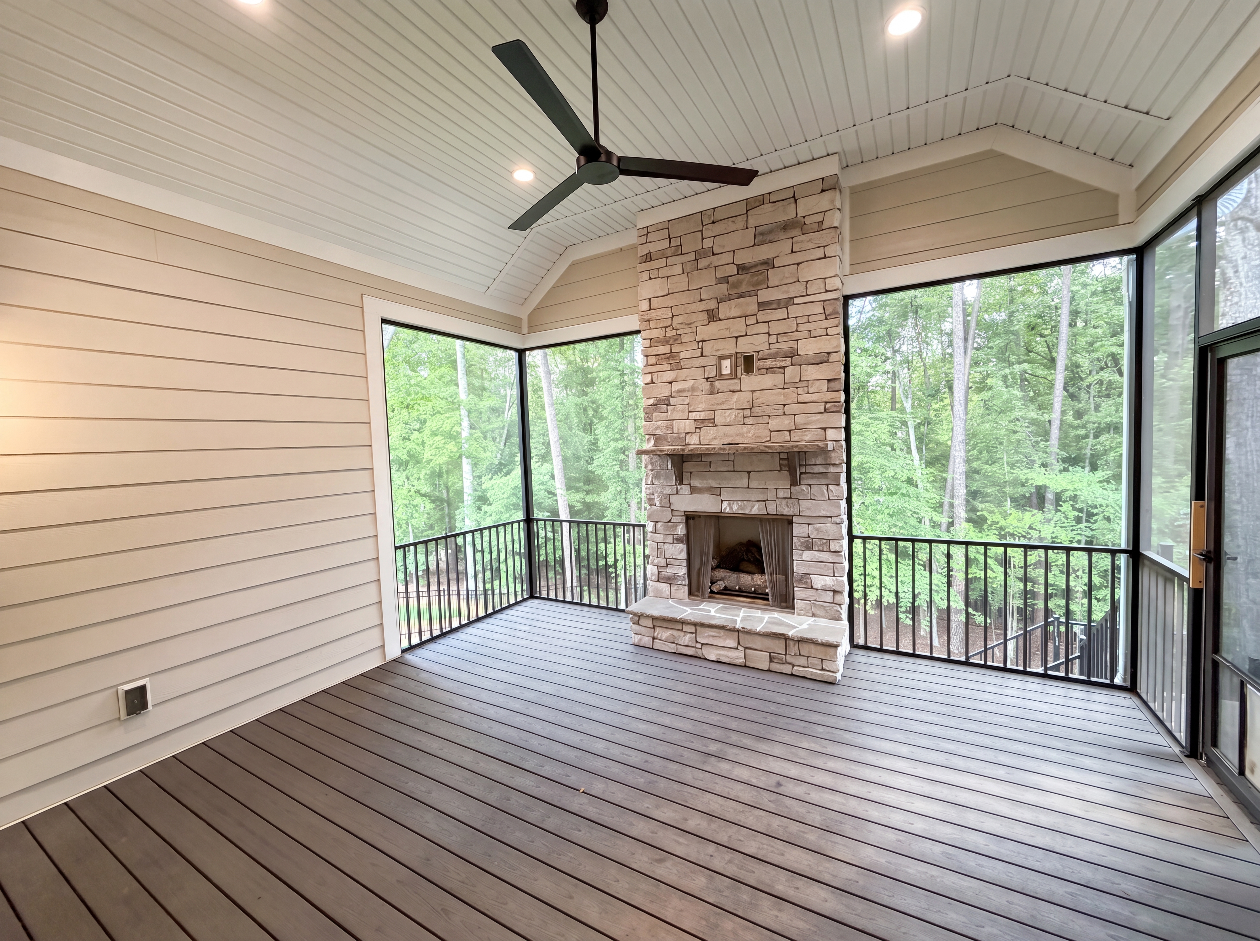 Photo 23 of 25 of 1020 Irish Creek Dr, Landis, NC