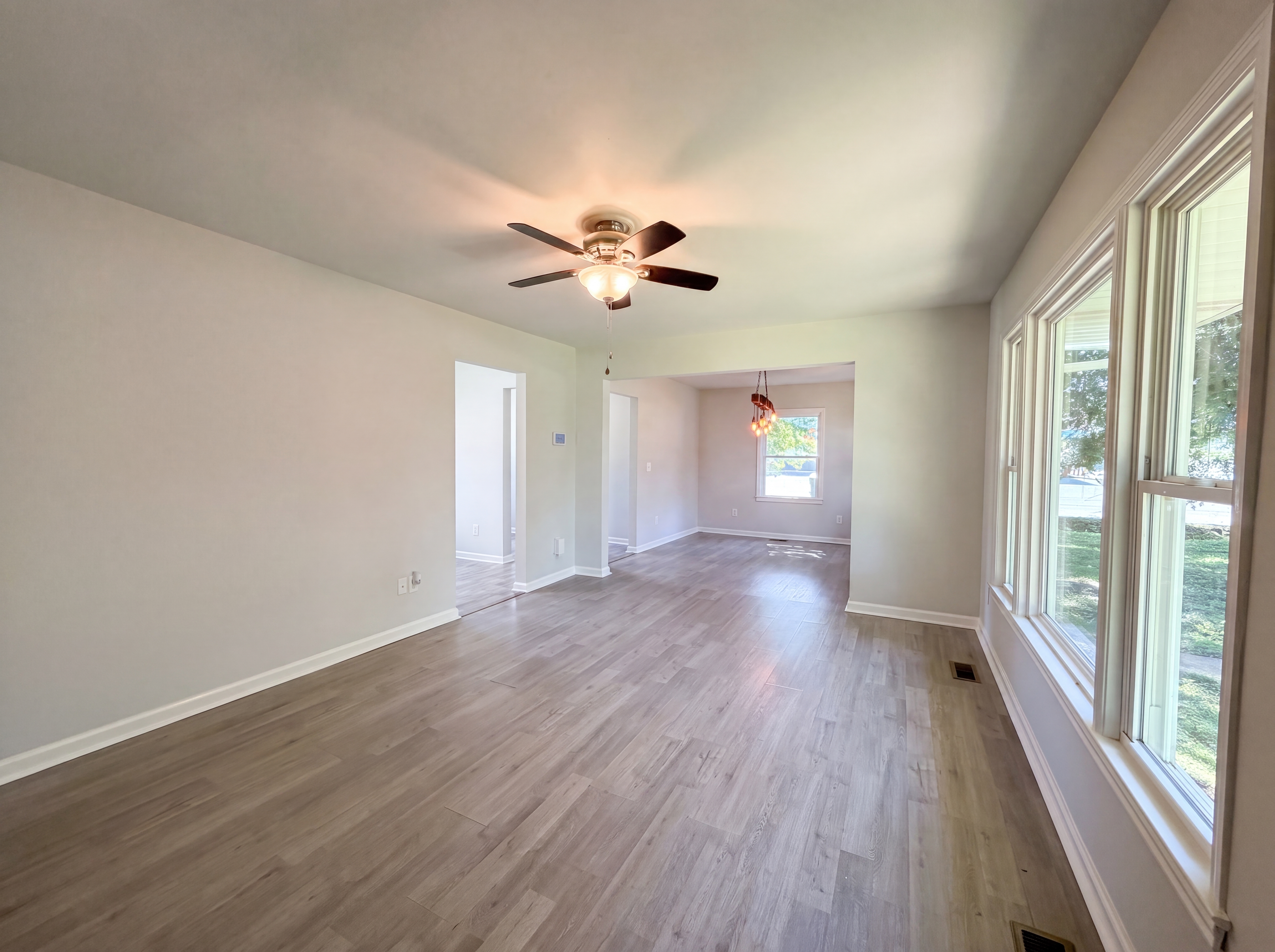 Photo 7 of 19 of 1036 E Commerce St, Lewisburg, TN