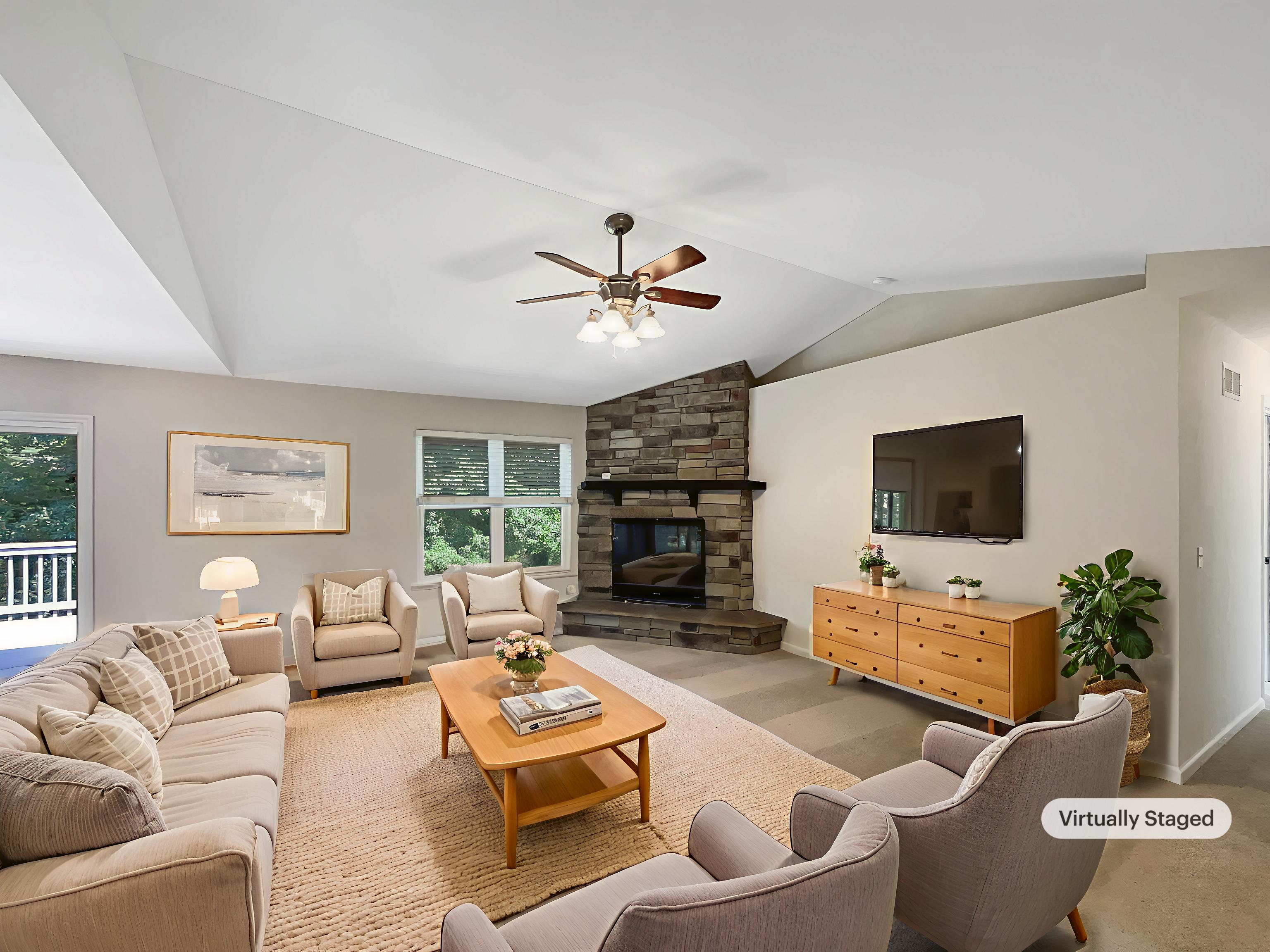 Photo 3 of 25 of 191 Gardenia Dr, Troy, MO