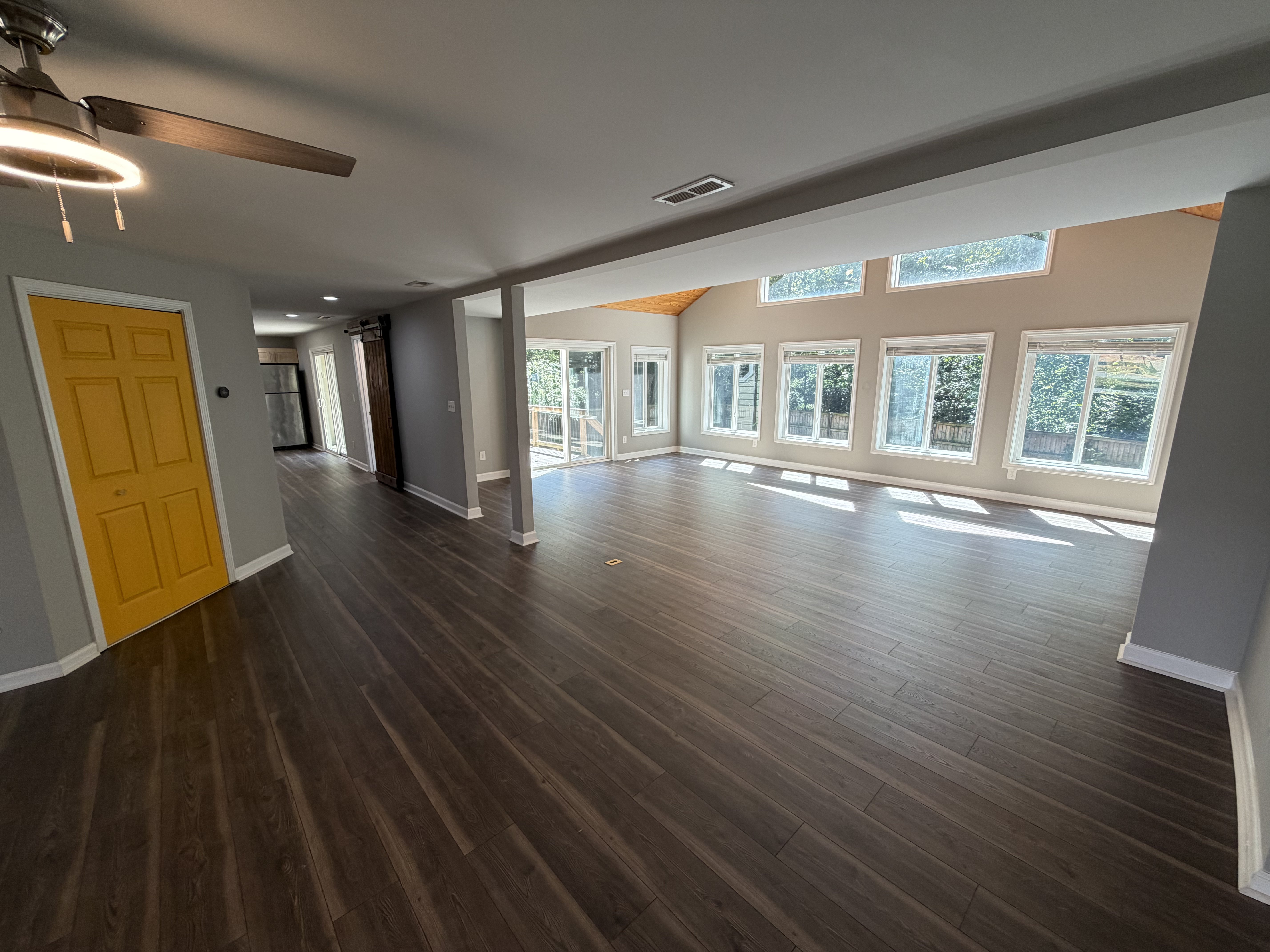 Photo 5 of 29 of 1322 Carolyn Dr, Charlotte, NC