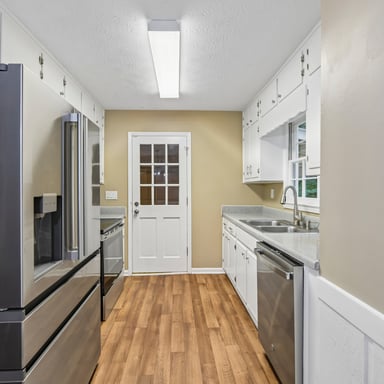 Property photo 2 of 714 Continental Dr