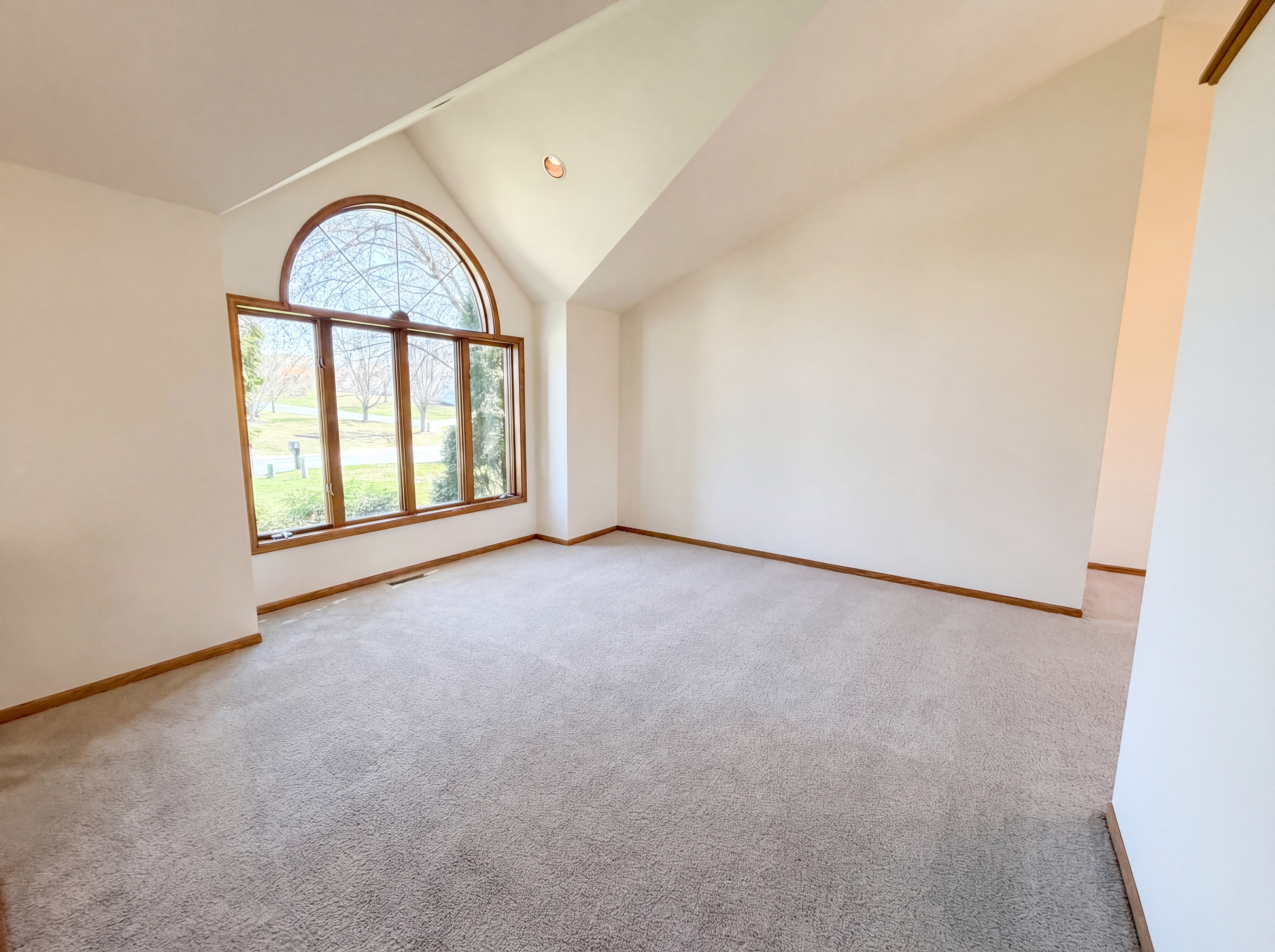 Photo 8 of 38 of 8433 Upland Ln N, Maple Grove, MN