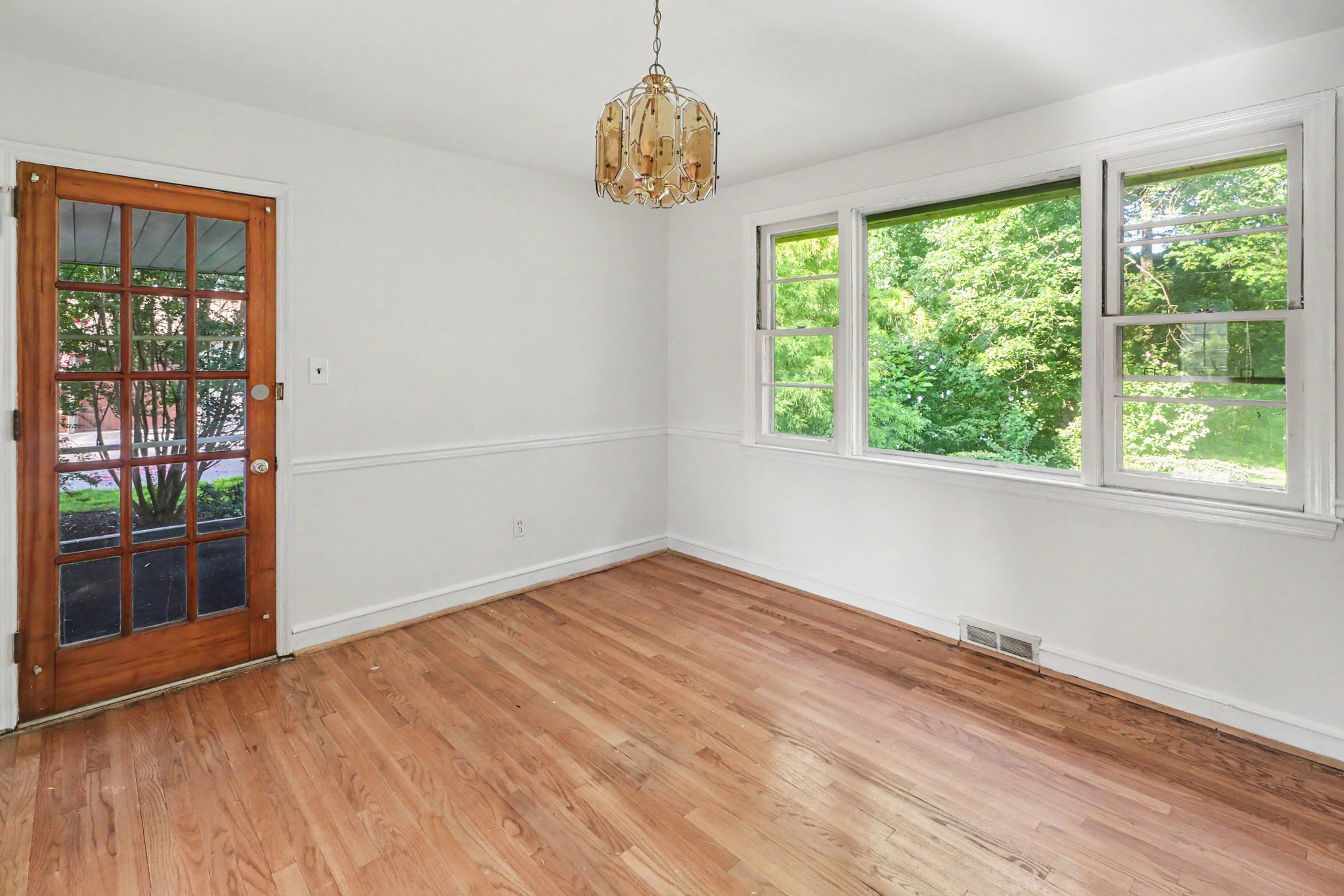 Photo 11 of 40 of 1202 Hillside Blvd, Wilmington, DE