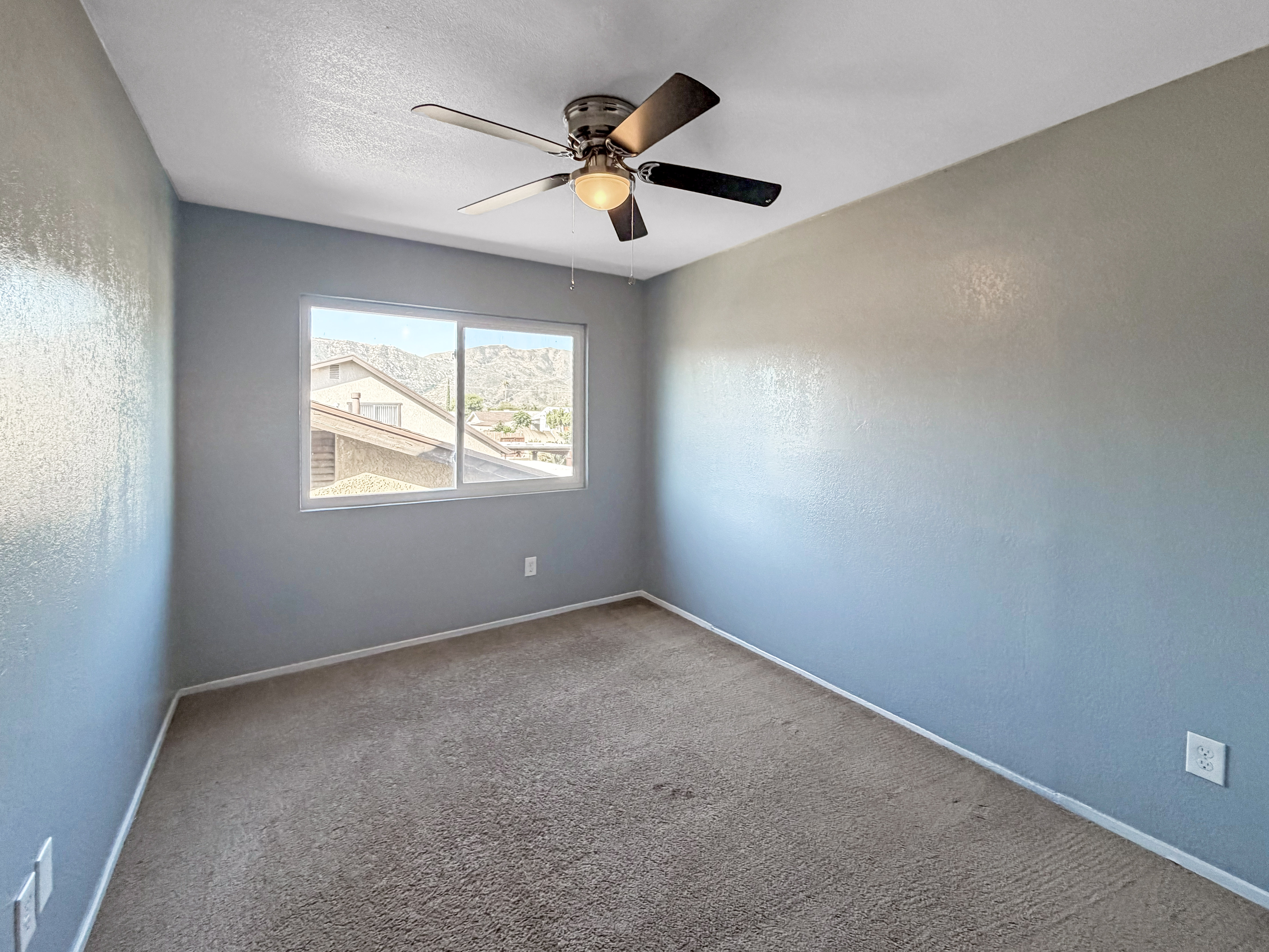 Photo 12 of 16 of 815 Quail Dr, Lake Elsinore, CA