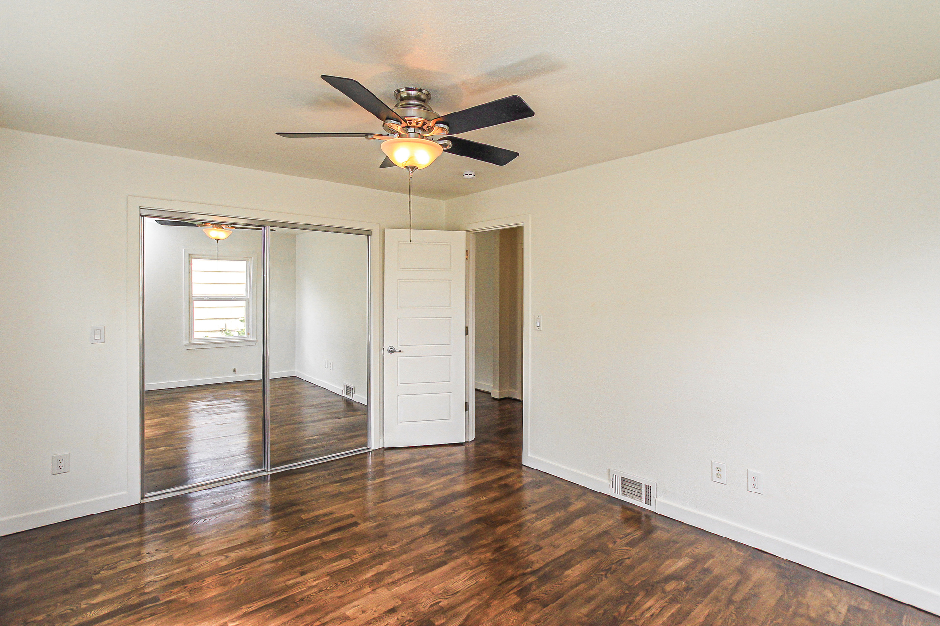 Photo 9 of 21 of 6426 S G St, Tacoma, WA