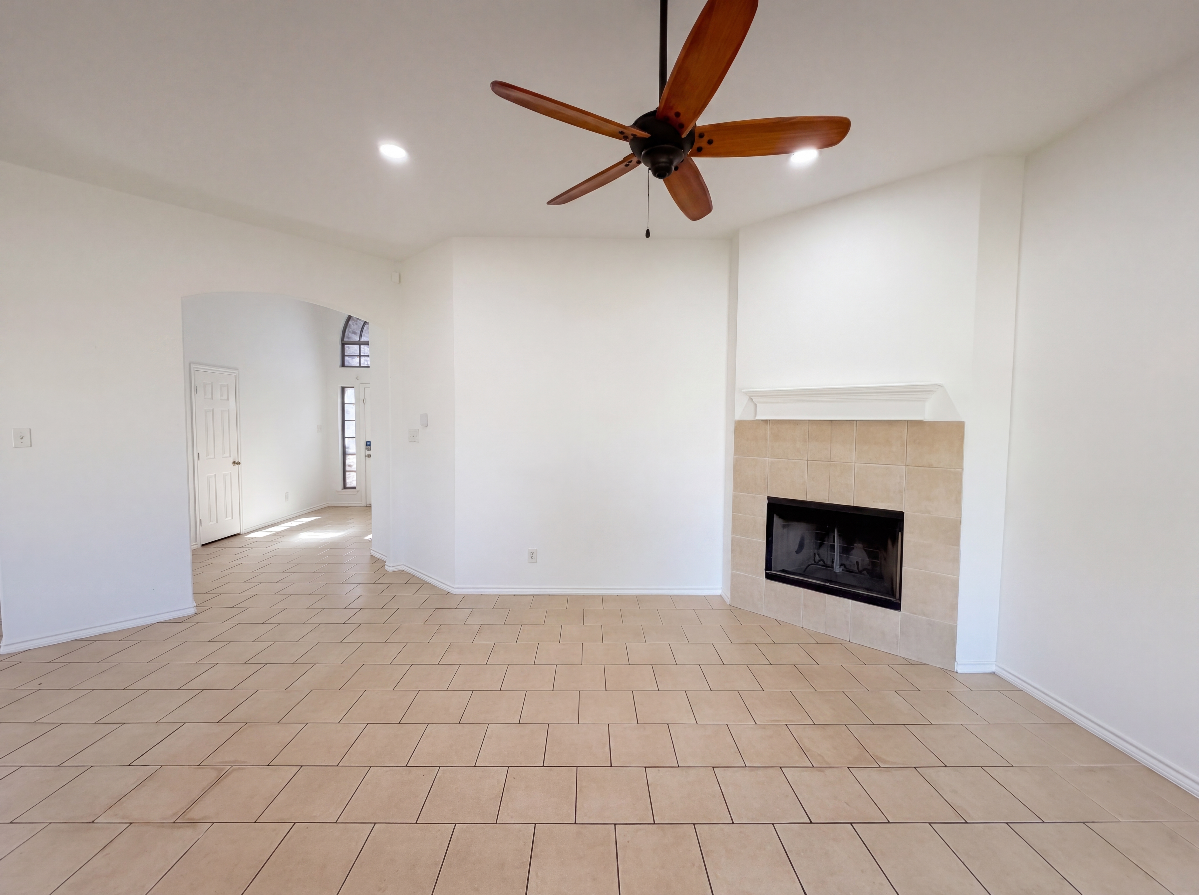 Photo 7 of 20 of 4617 Deal Dr, Fort Worth, TX