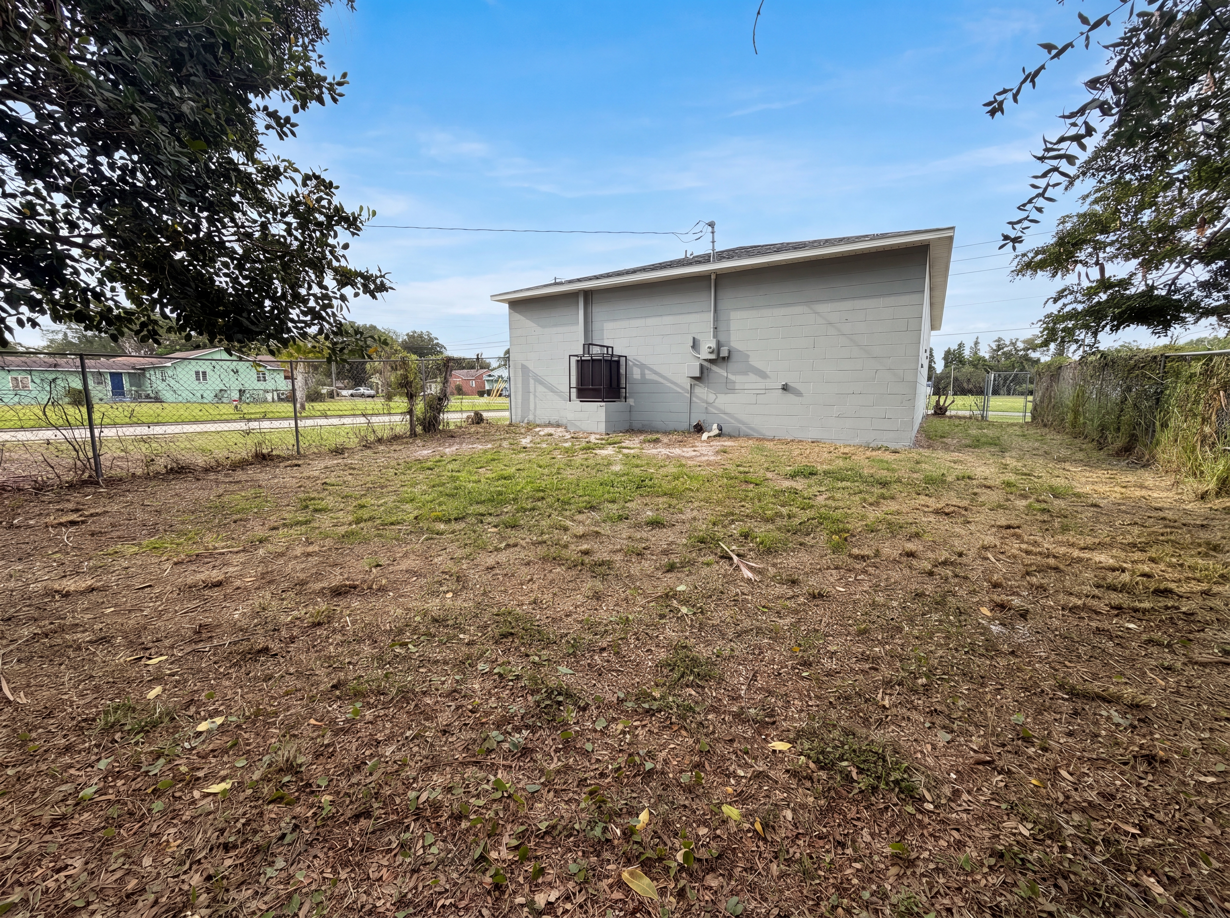 Photo 5 of 25 of 845 40th Ave S, Saint Petersburg, FL