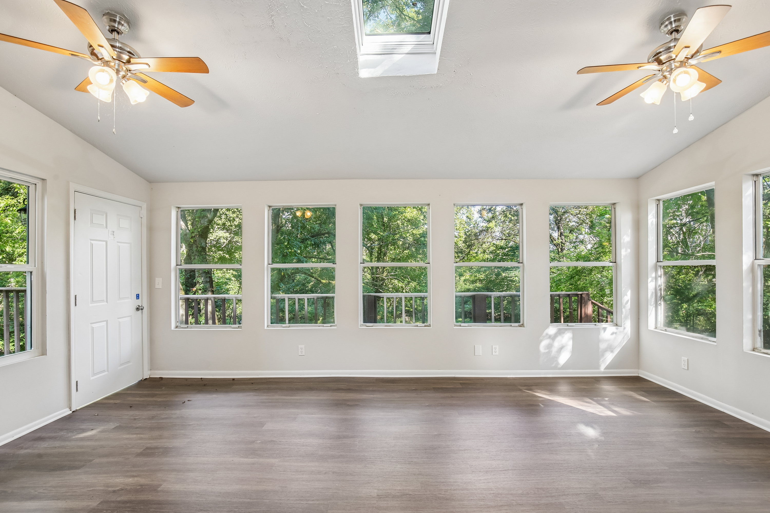 Photo 49 of 79 of 5148 Roxborough Dr, Hermitage, TN