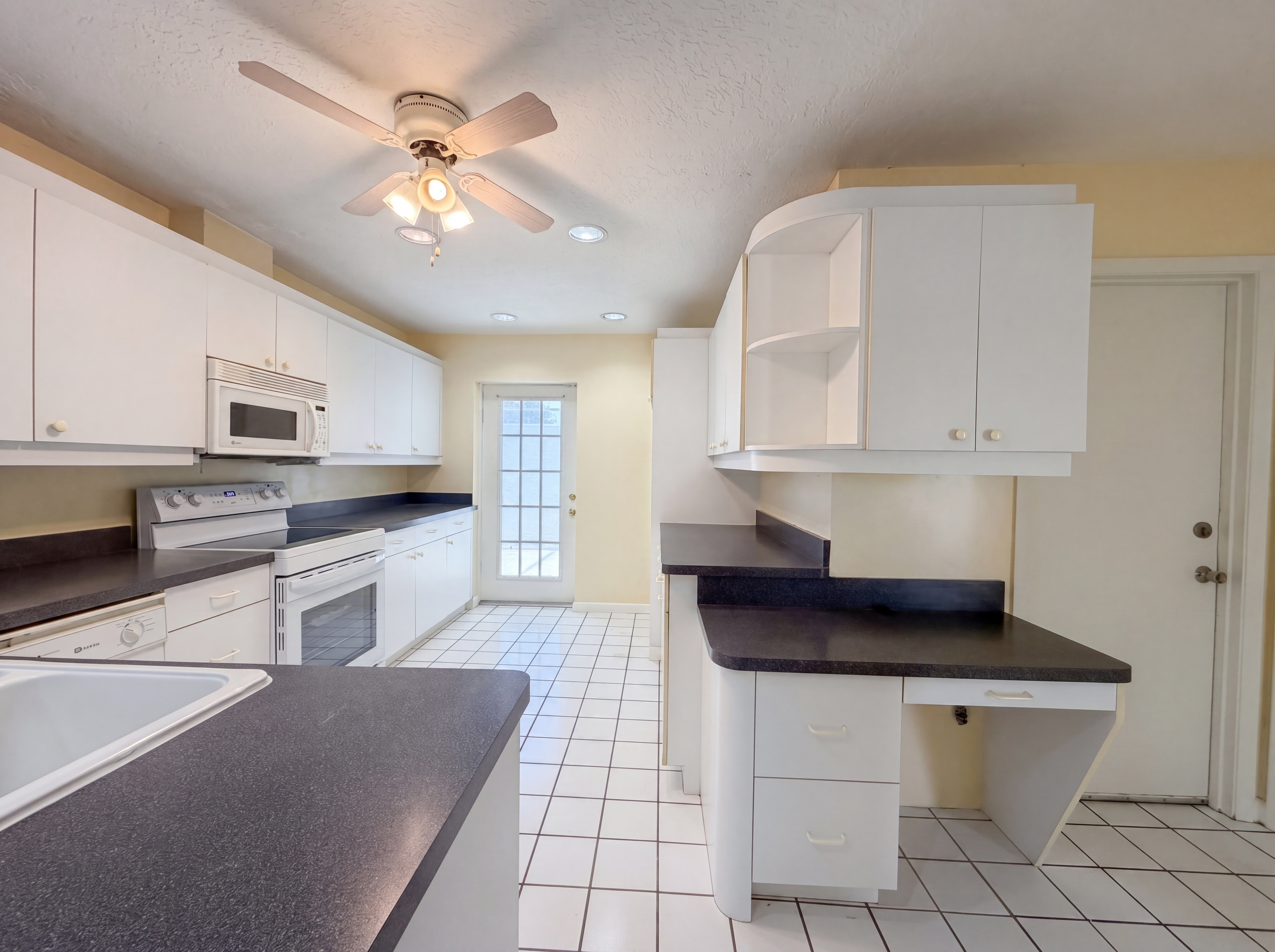 Photo 2 of 39 of 1301 Lucaya Ave, Venice, FL