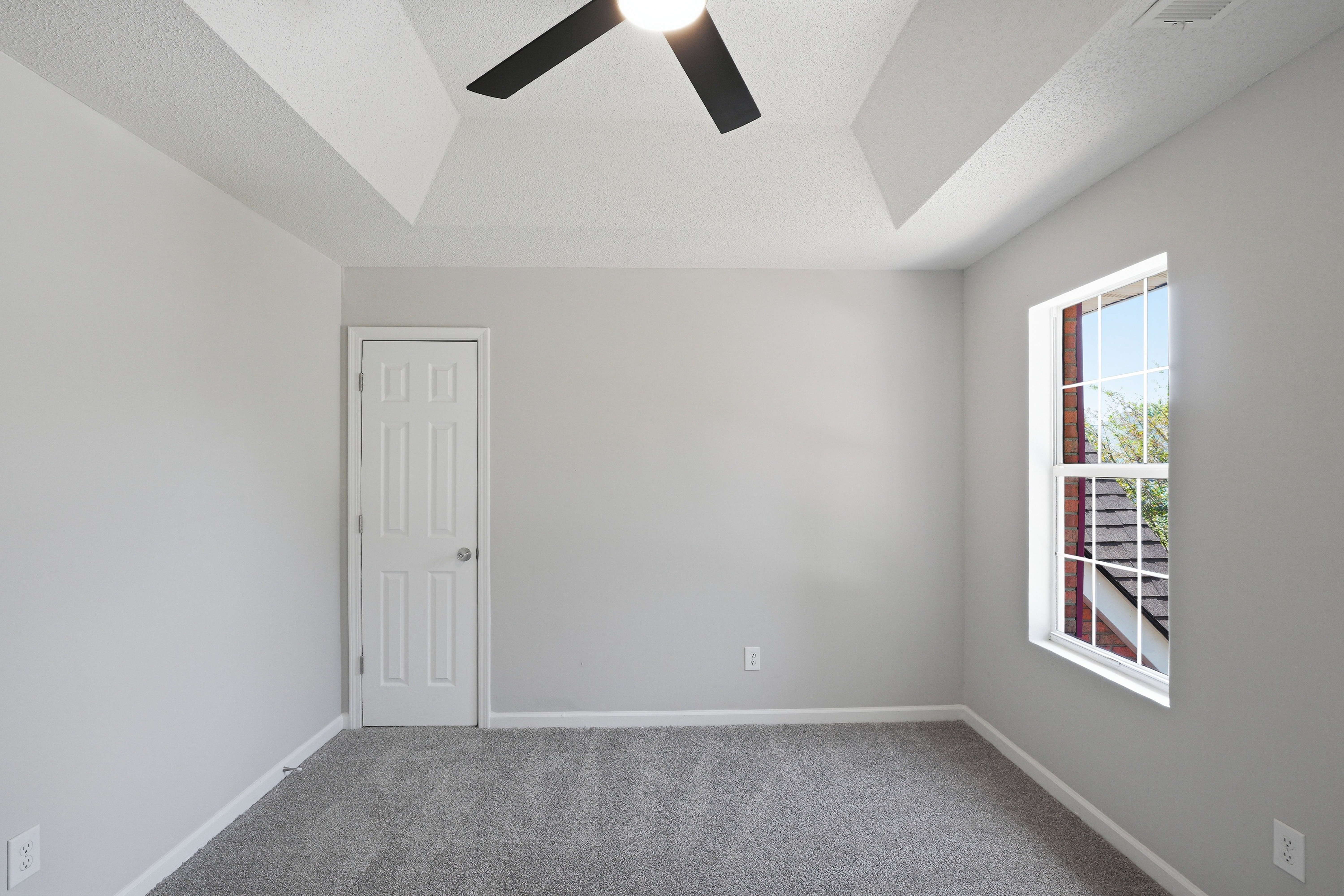 Photo 22 of 33 of 2124 Hairston Creek Pkwy, Decatur, GA