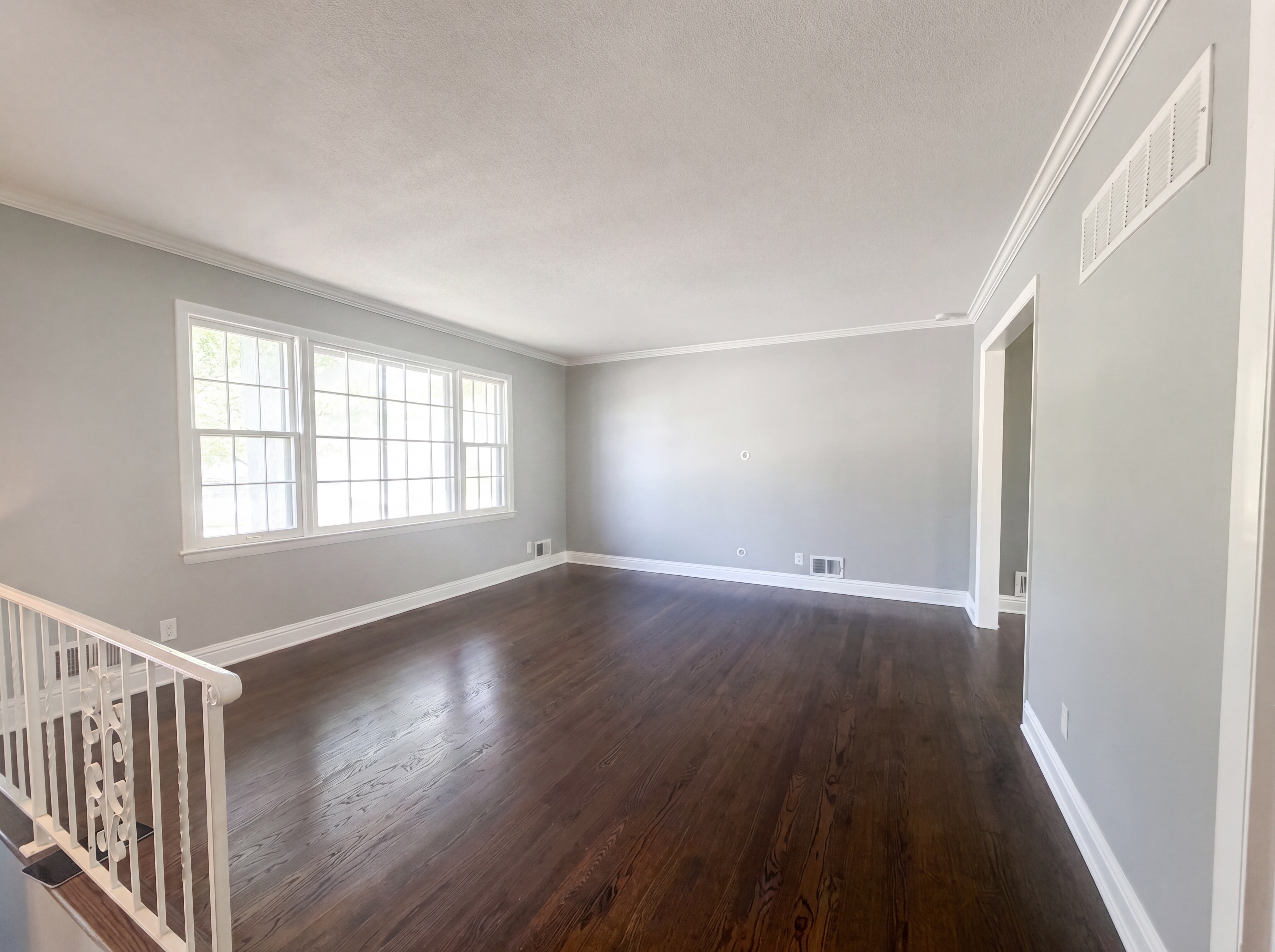 Photo 3 of 18 of 9716 Hardesty Ave, Kansas City, MO