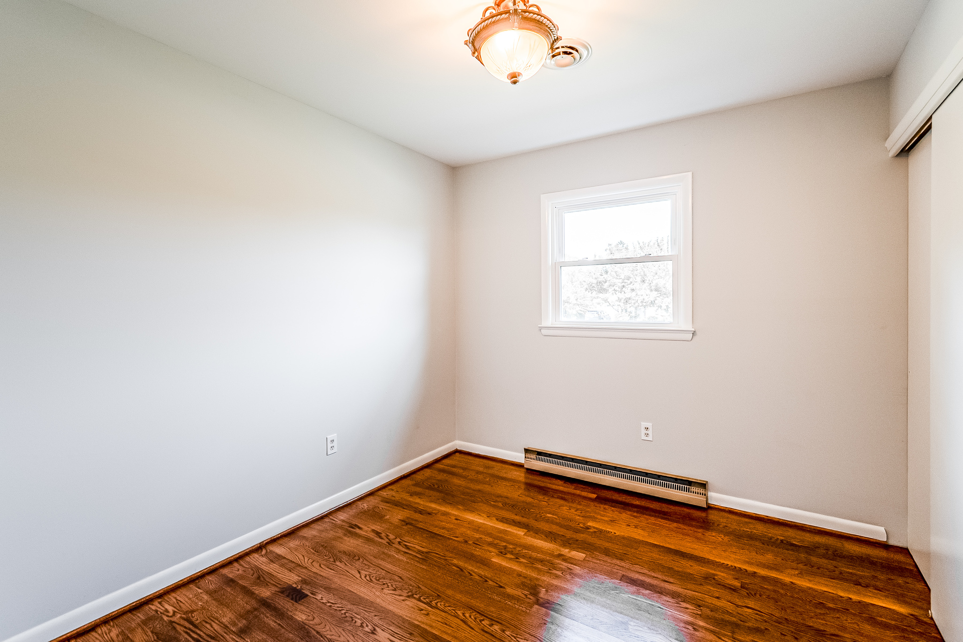 Photo 11 of 18 of 591 Curry Springs Pl, Hamilton, VA