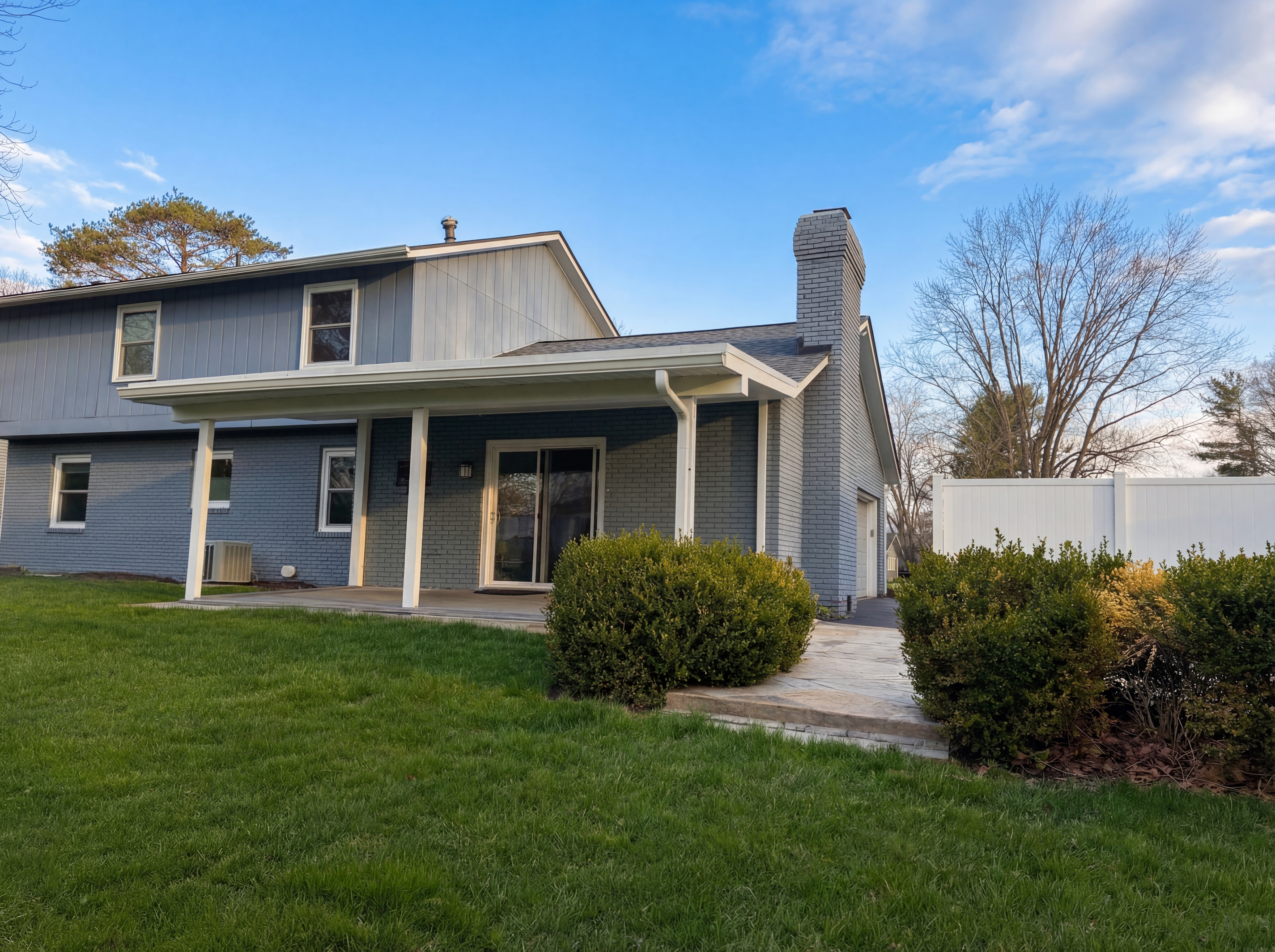 Photo 5 of 35 of 1289 Clubview Blvd S, Columbus, OH