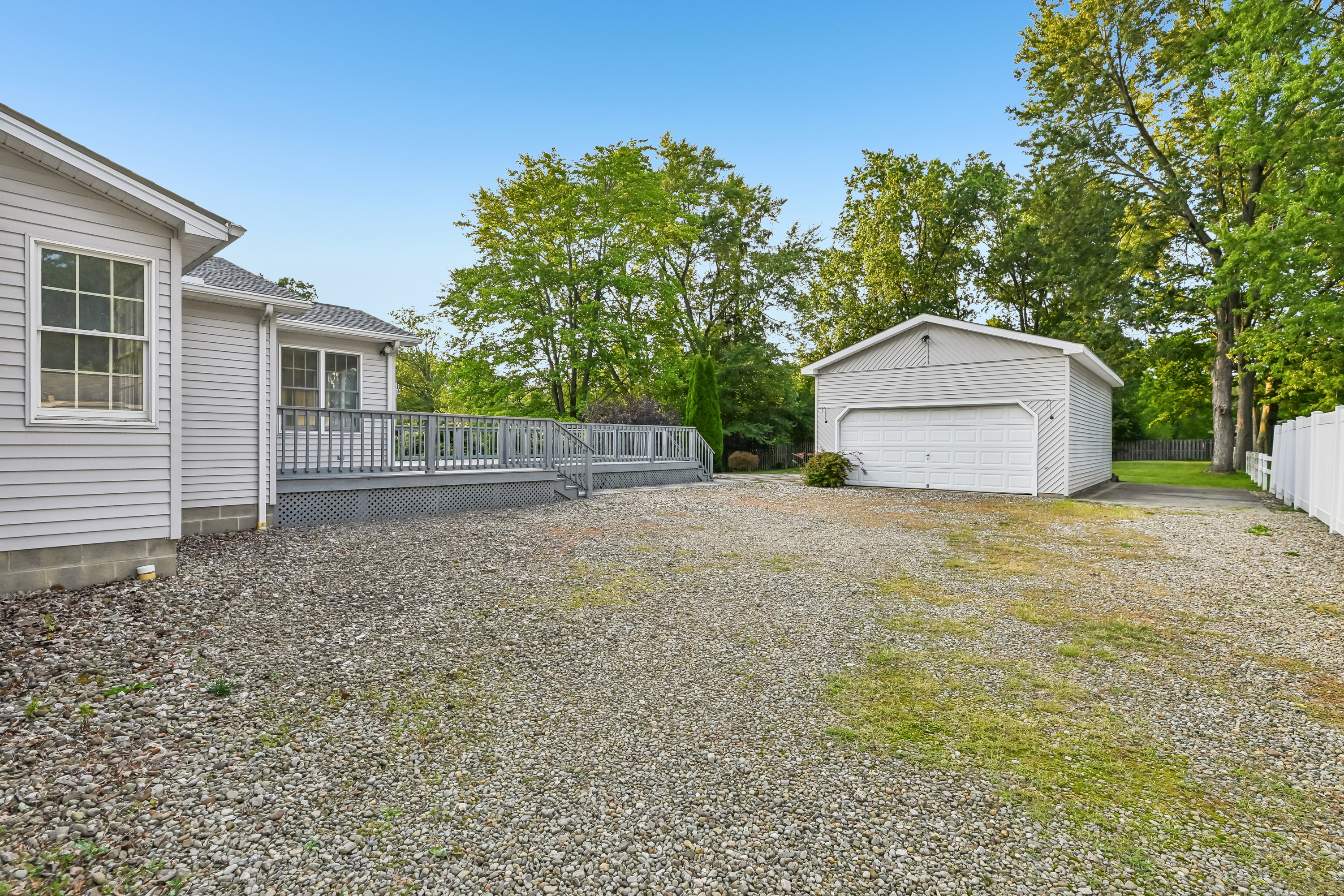 Photo 7 of 42 of 2145 Overland Ave NE, Warren, OH