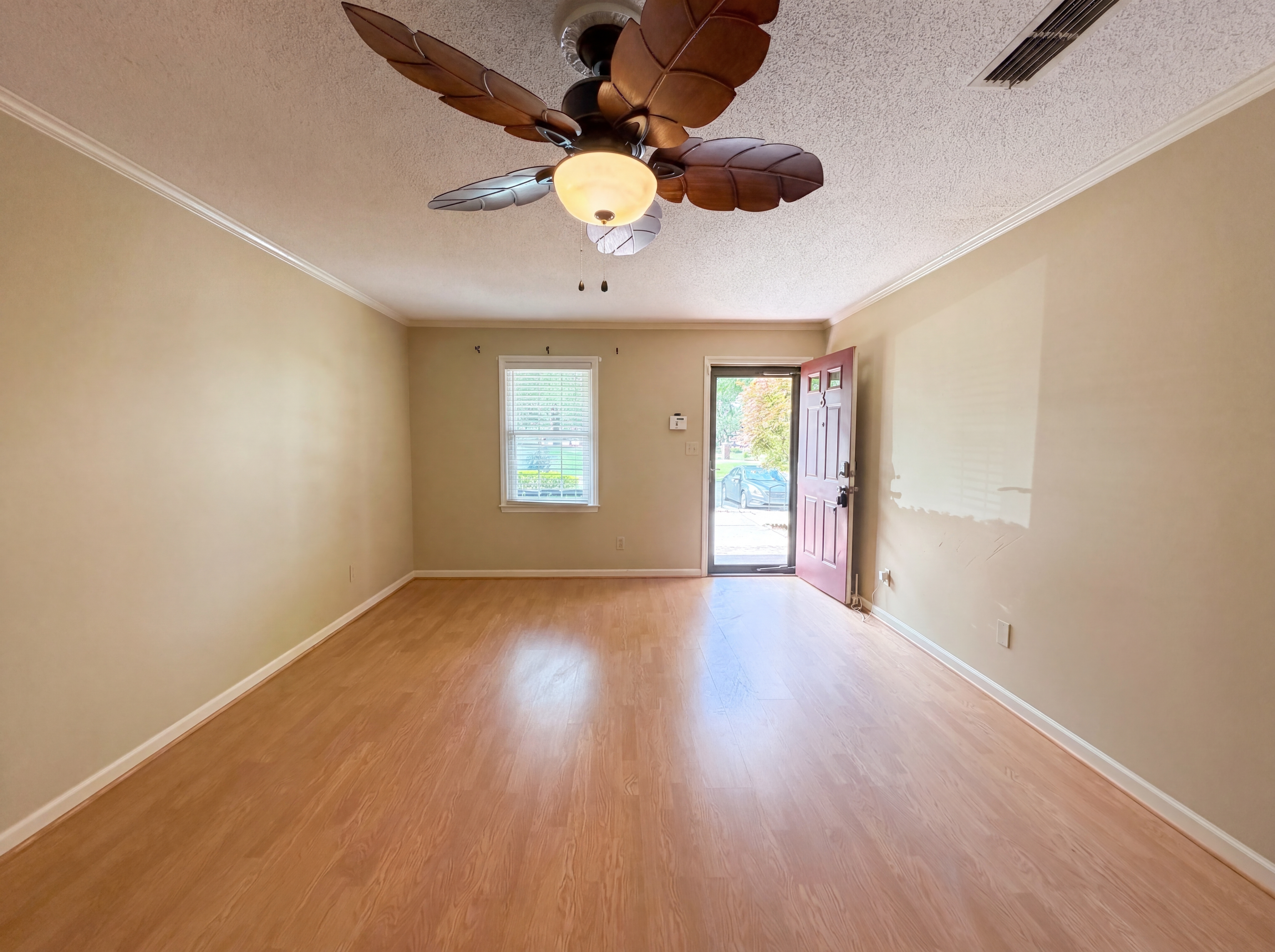 Photo 13 of 17 of 815 Jamestown Dr, Gastonia, NC