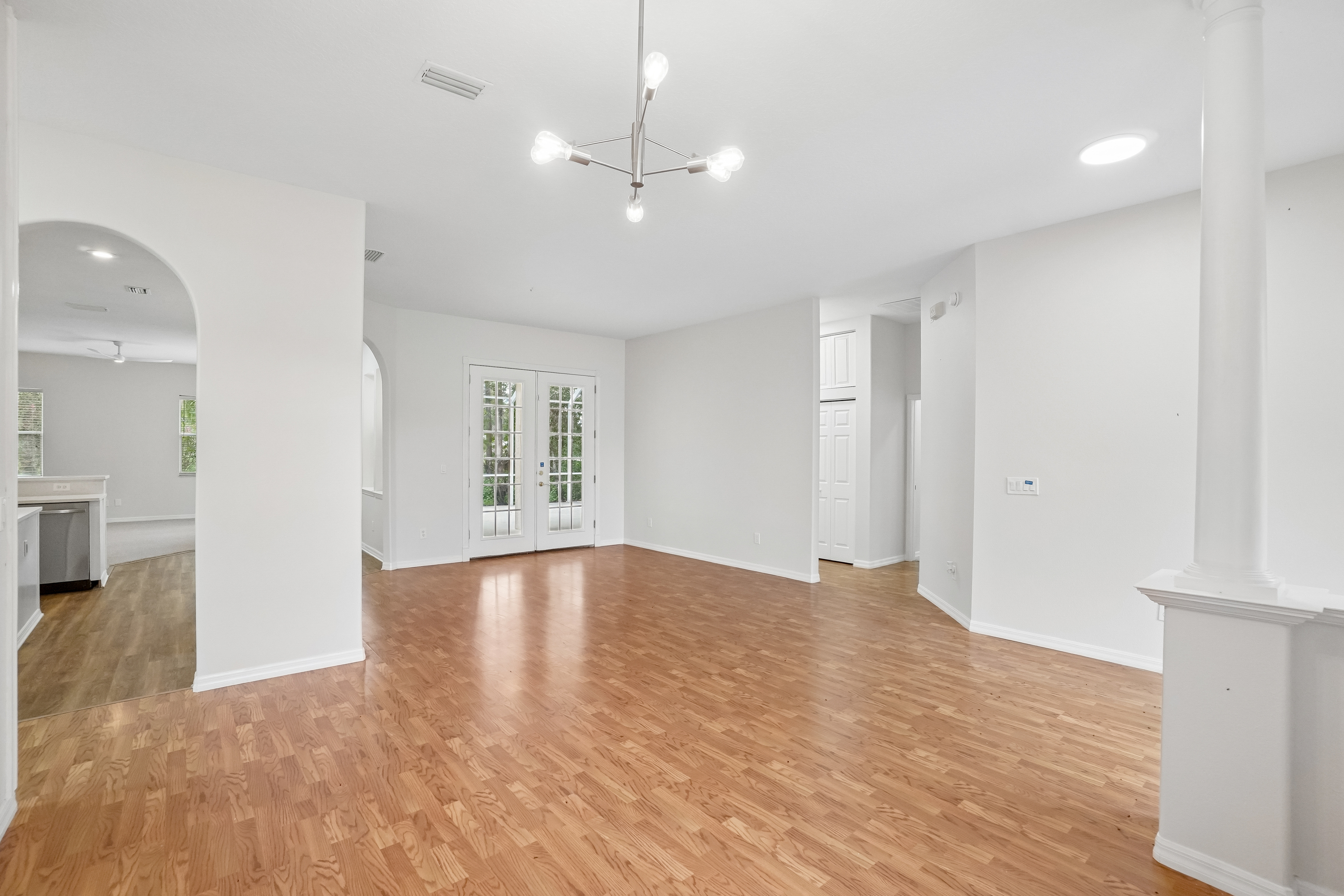 Photo 16 of 35 of 17718 Crystal Cove Pl, Lutz, FL