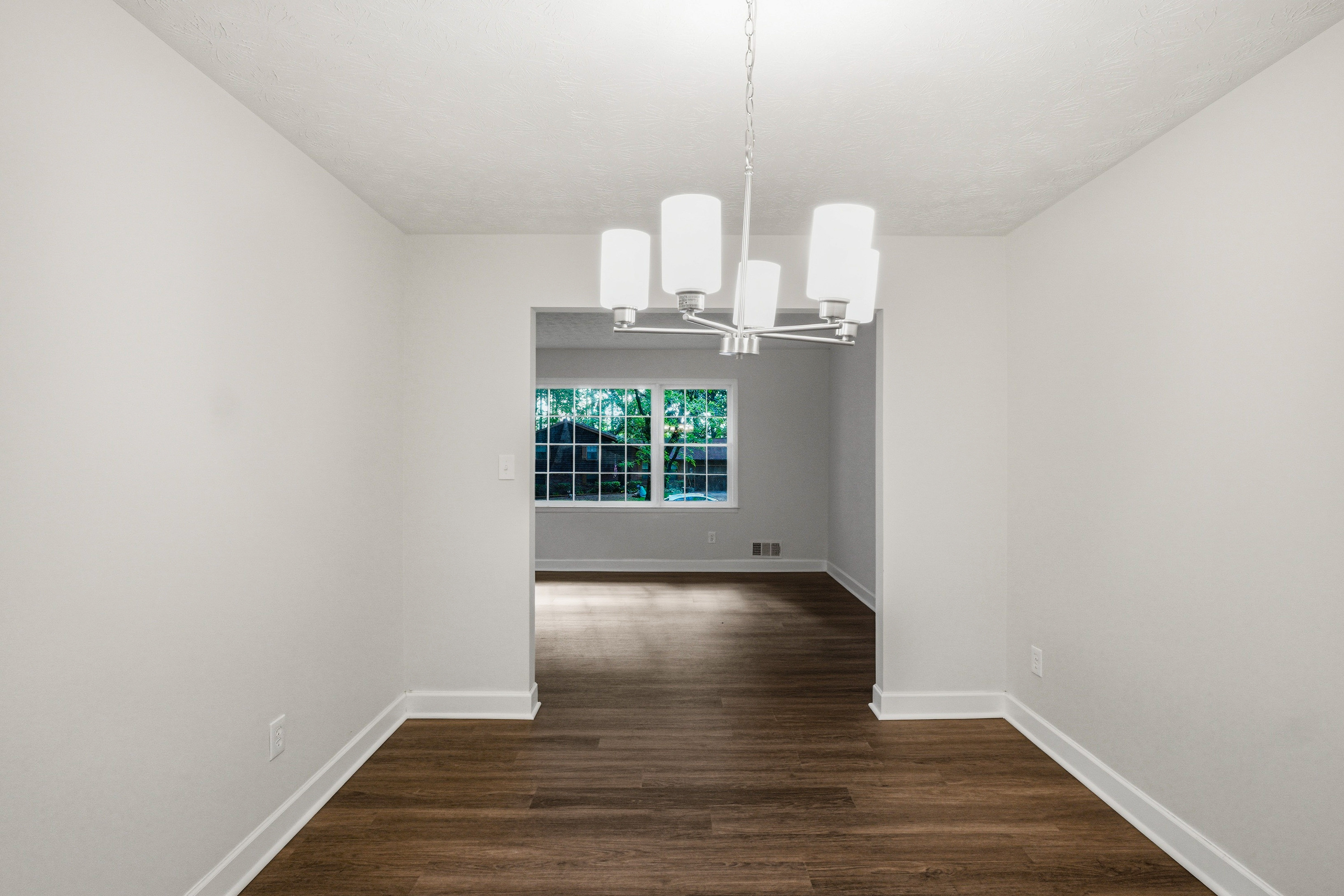 Photo 7 of 29 of 7052 Lodgepole Dr, Morrow, GA