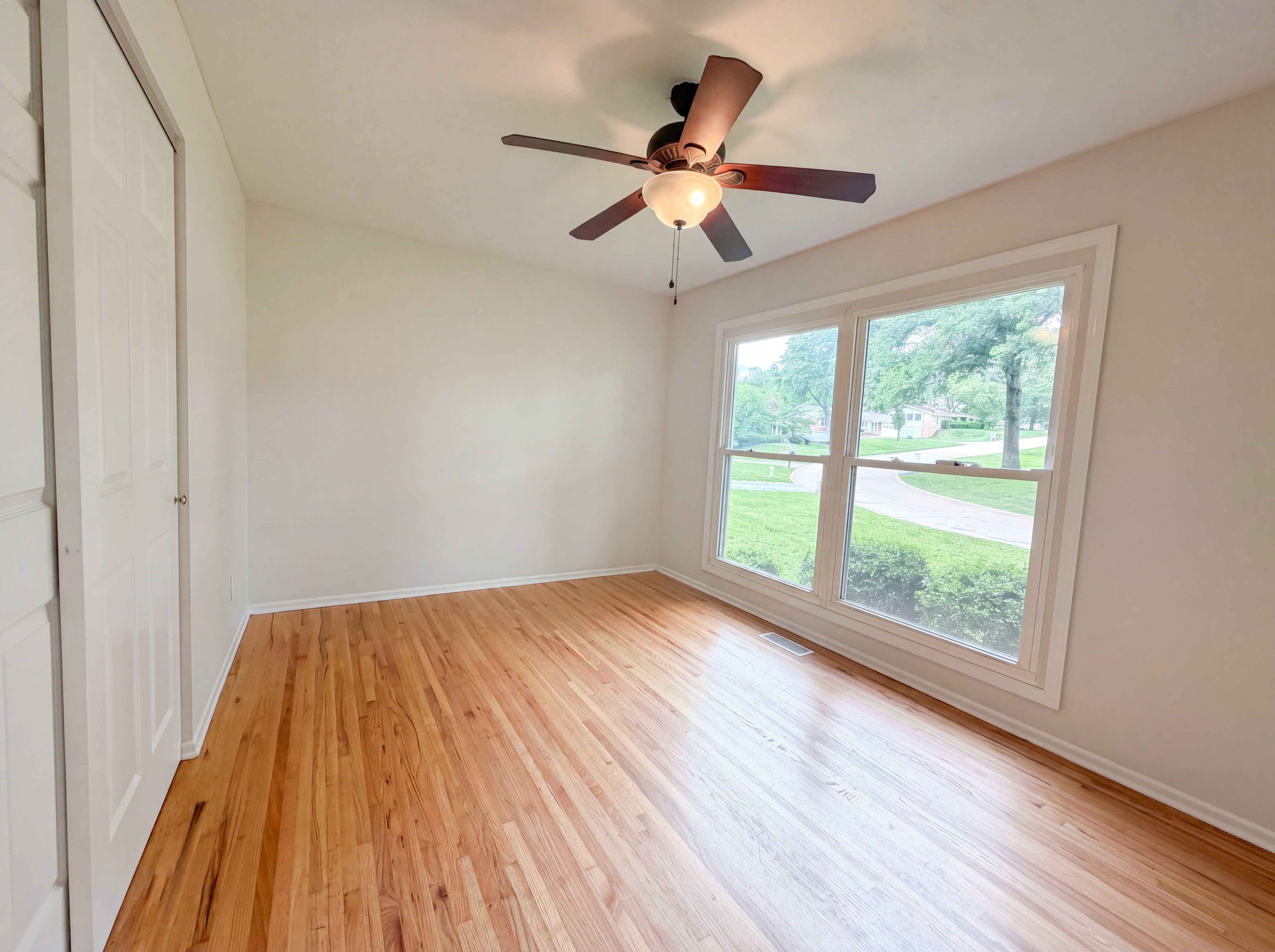 Photo 7 of 25 of 207 Renaldo Dr, Chesterfield, MO