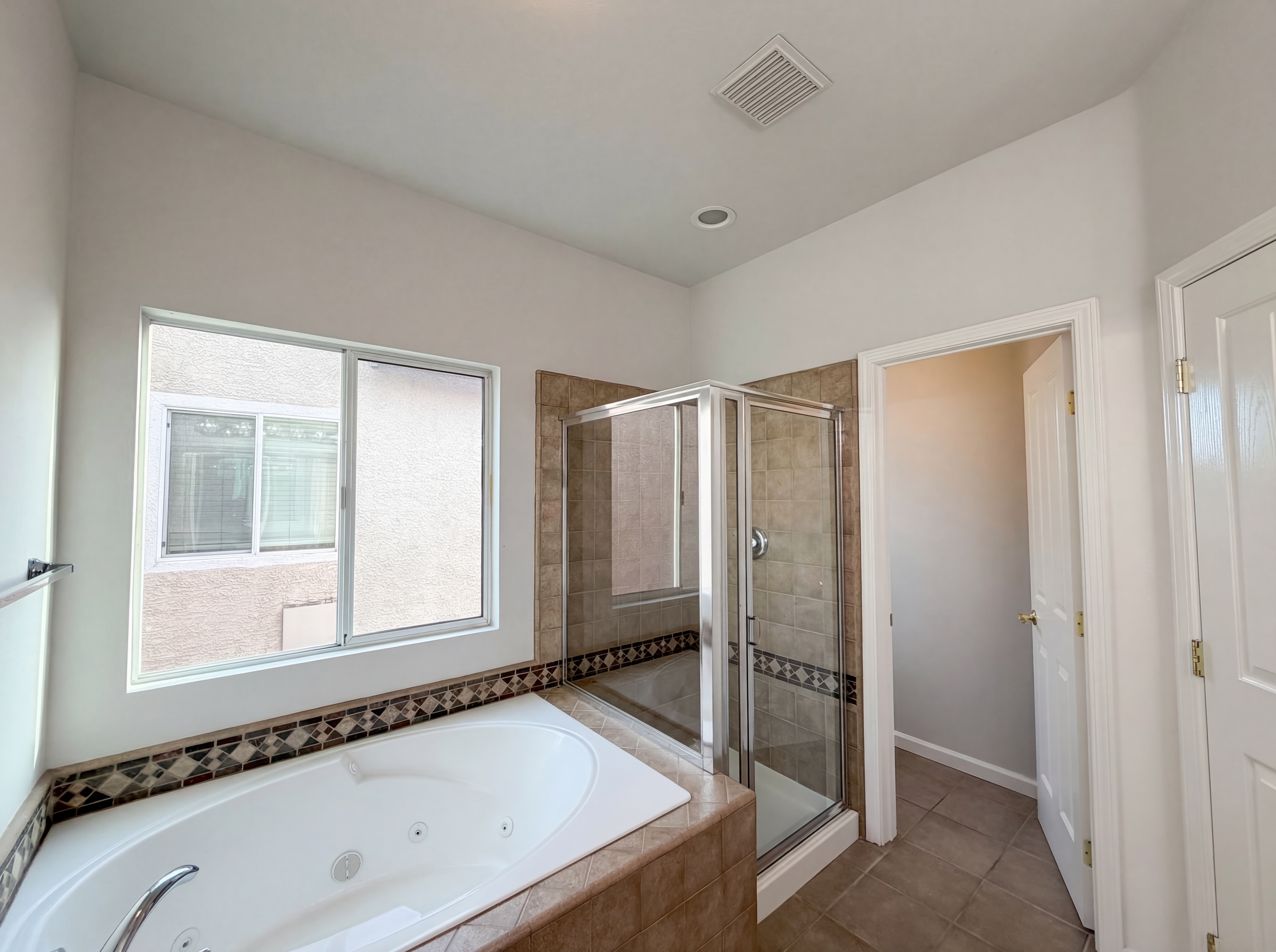 Photo 6 of 39 of 224 Pinecrest Ct, Roseville, CA