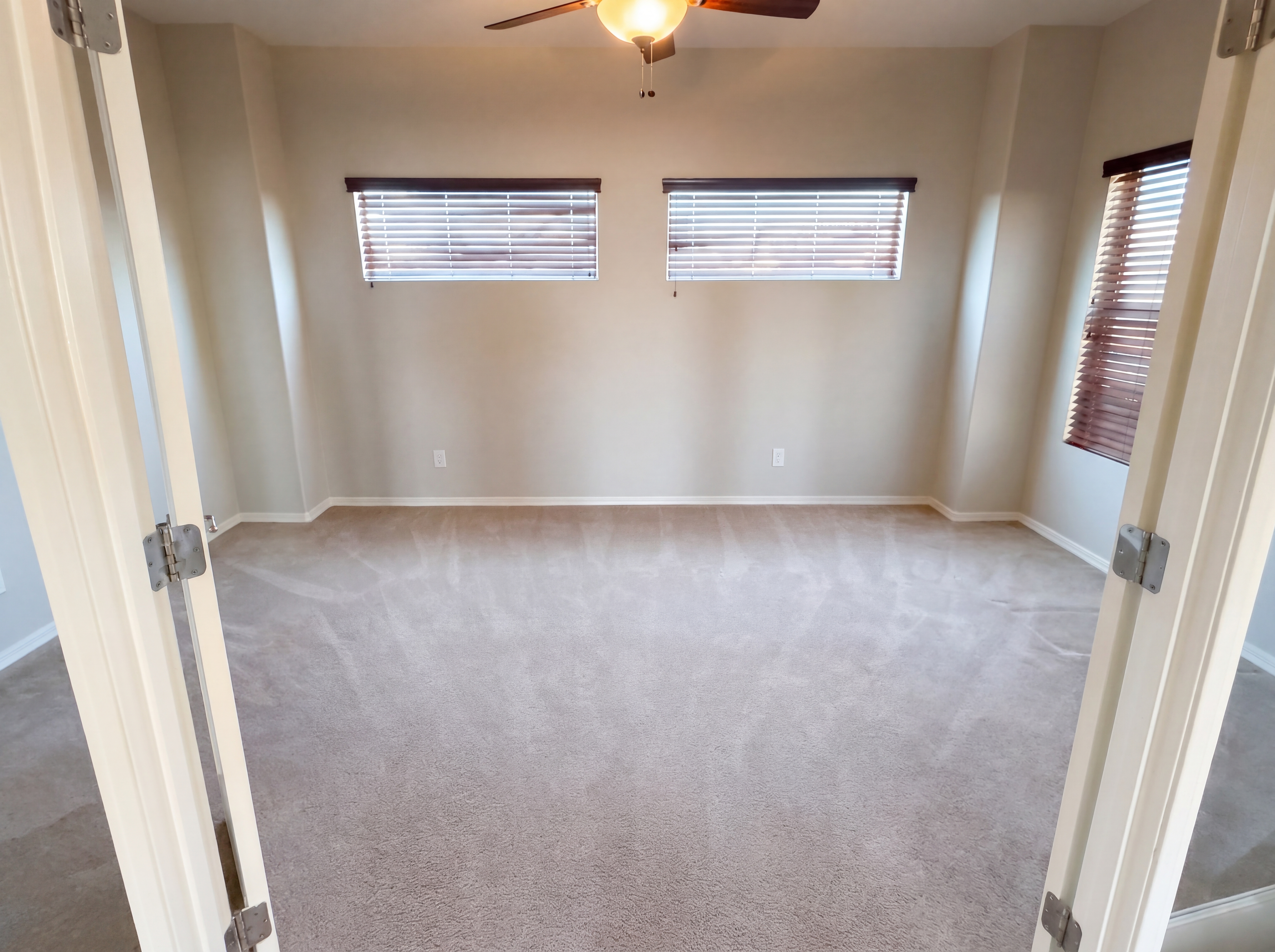Photo 26 of 49 of 5509 W Rowel Rd, Phoenix, AZ