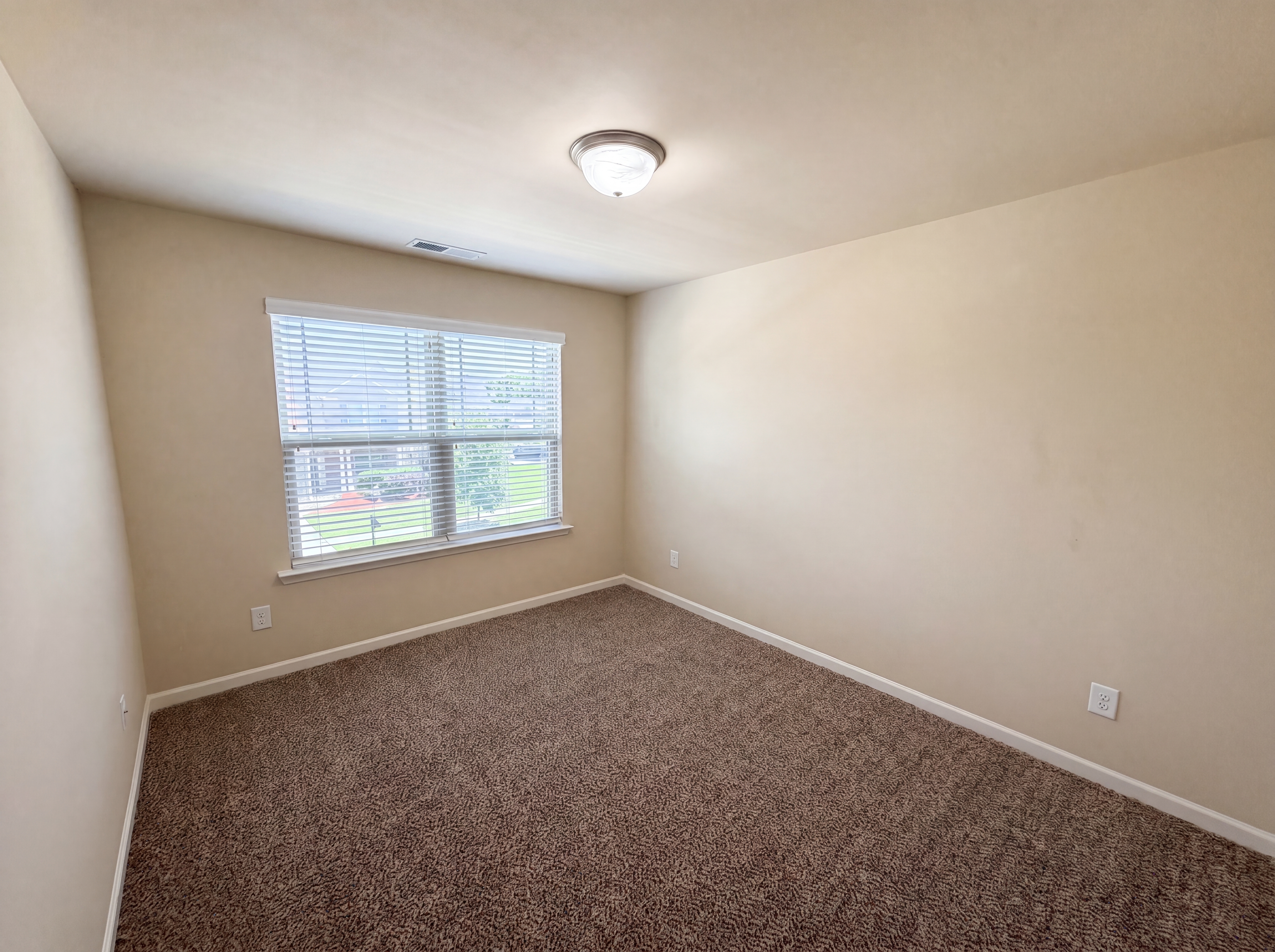 Photo 13 of 22 of 1357 Balvaird Dr, Lawrenceville, GA