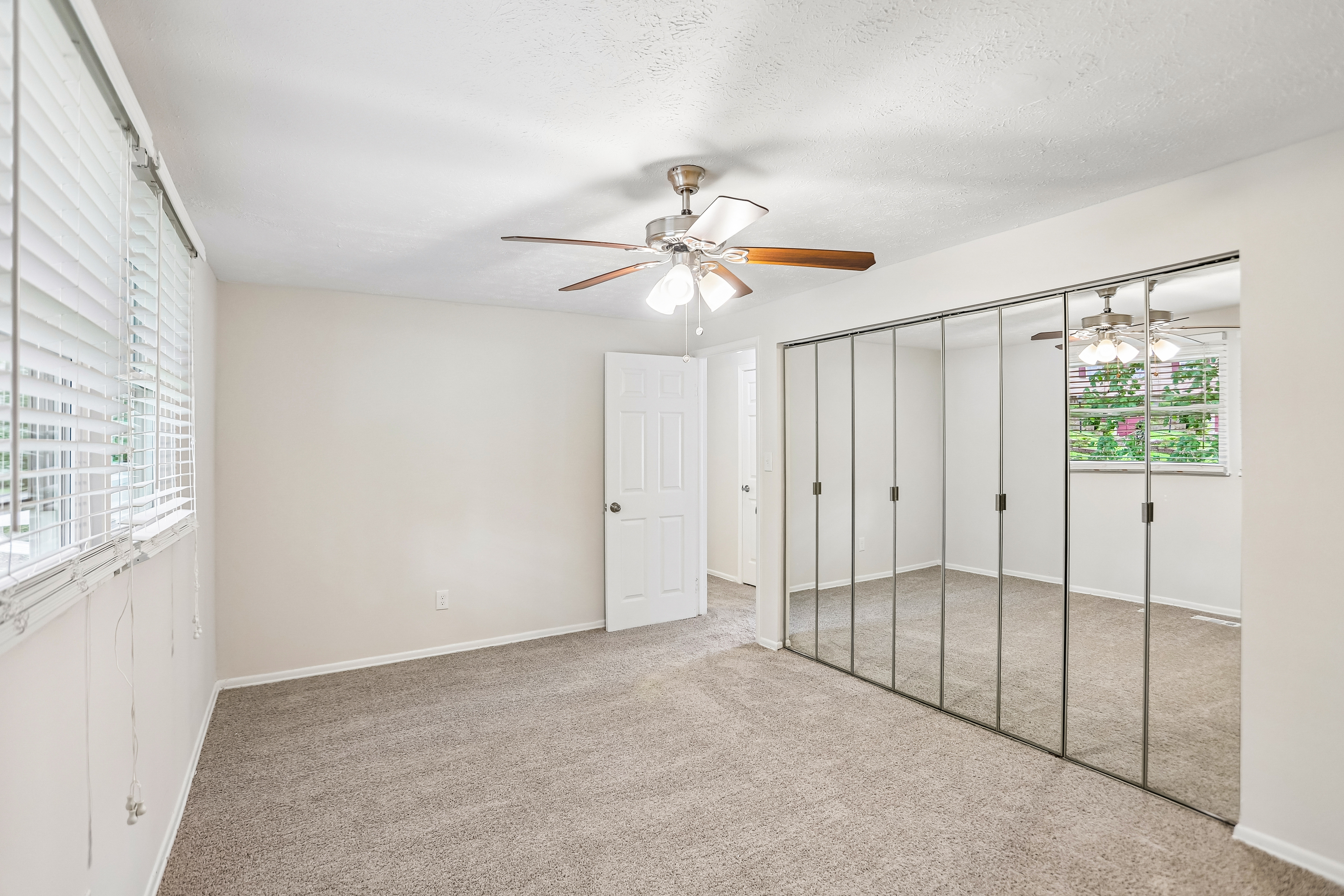 Photo 24 of 34 of 3020 Forestside Ln, Atlanta, GA