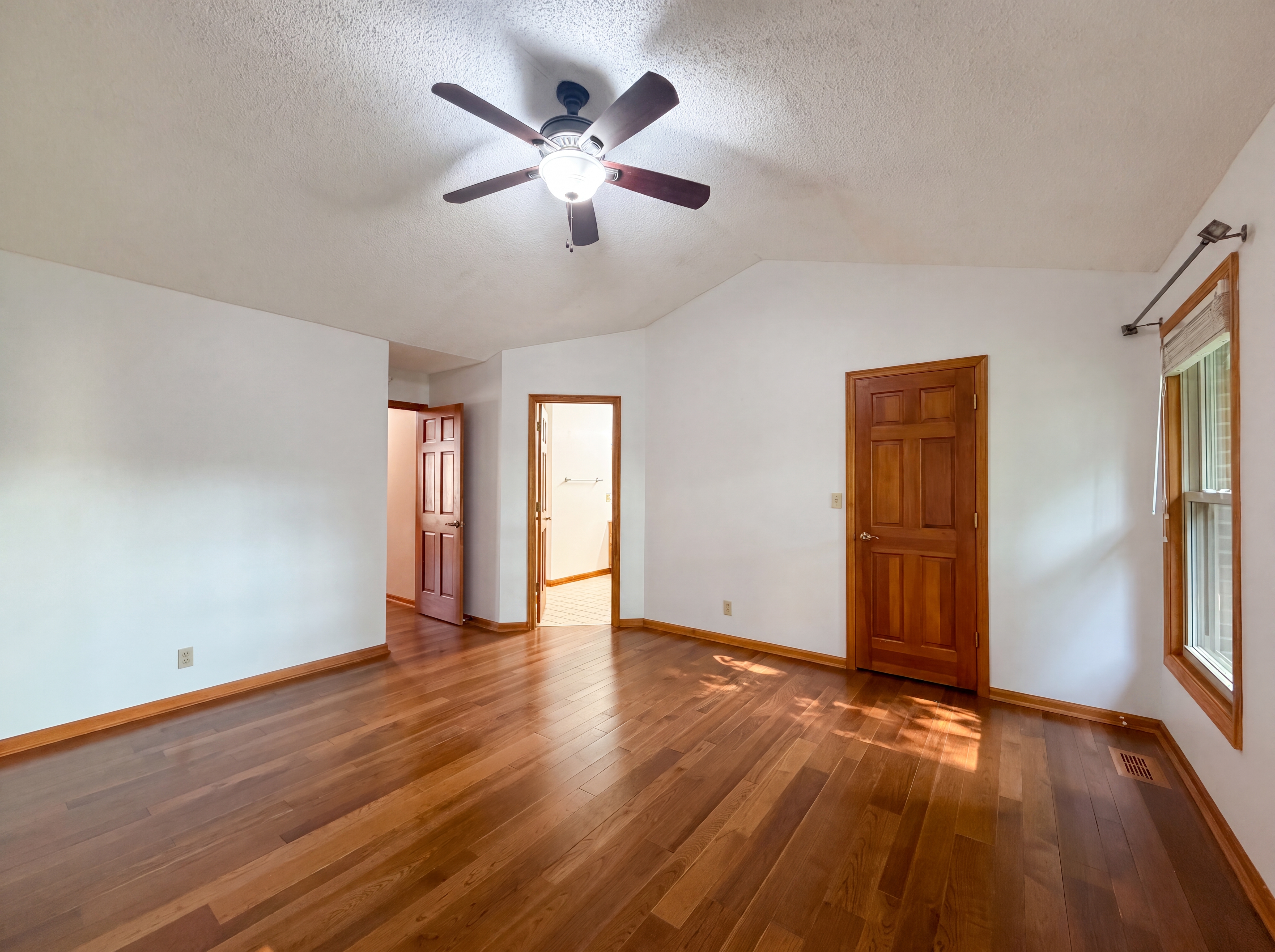 Photo 16 of 23 of 2129 Greenpine Dr, Cincinnati, OH