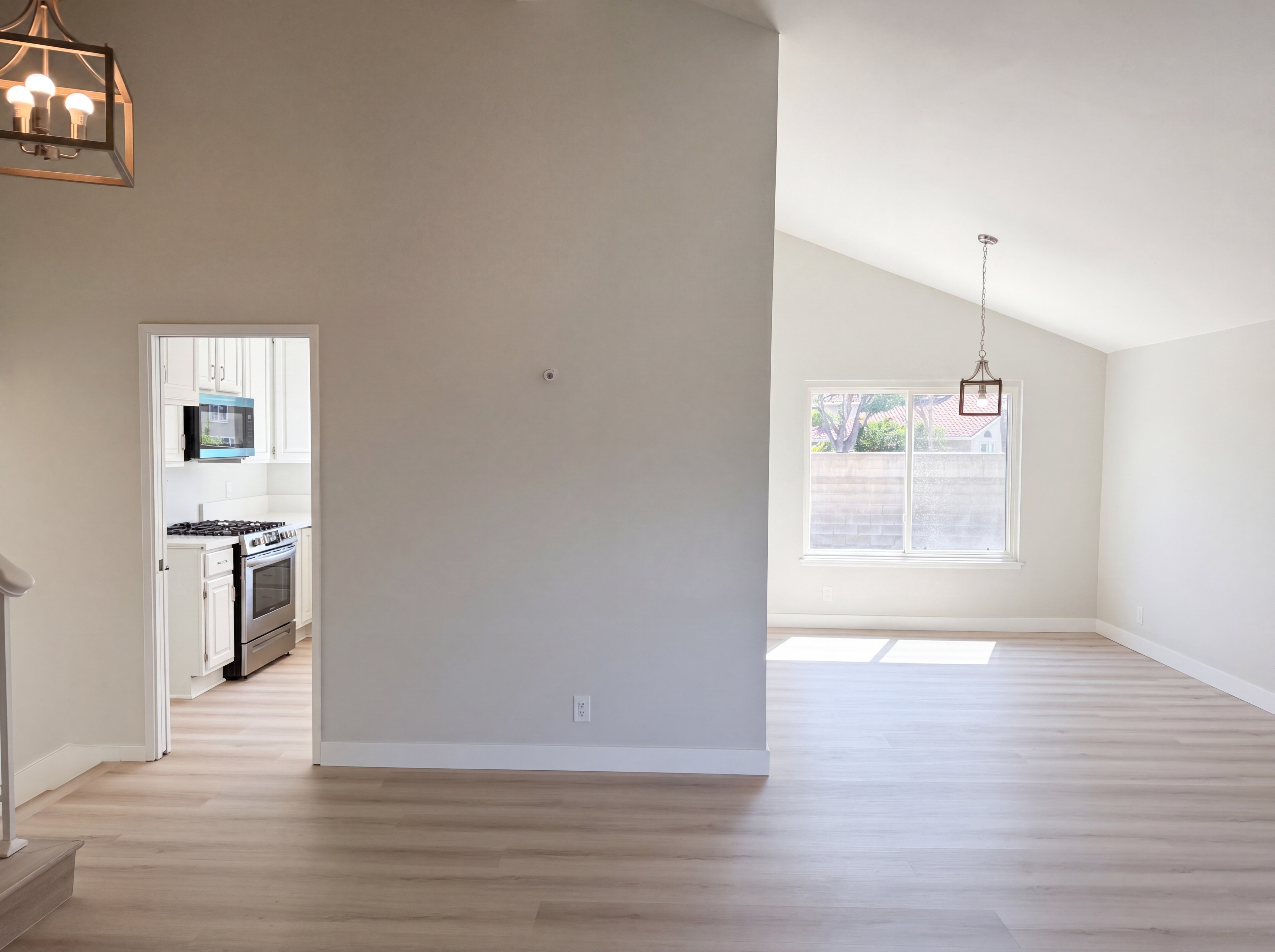 Photo 6 of 25 of 2334 W Chandler Ave, Santa Ana, CA