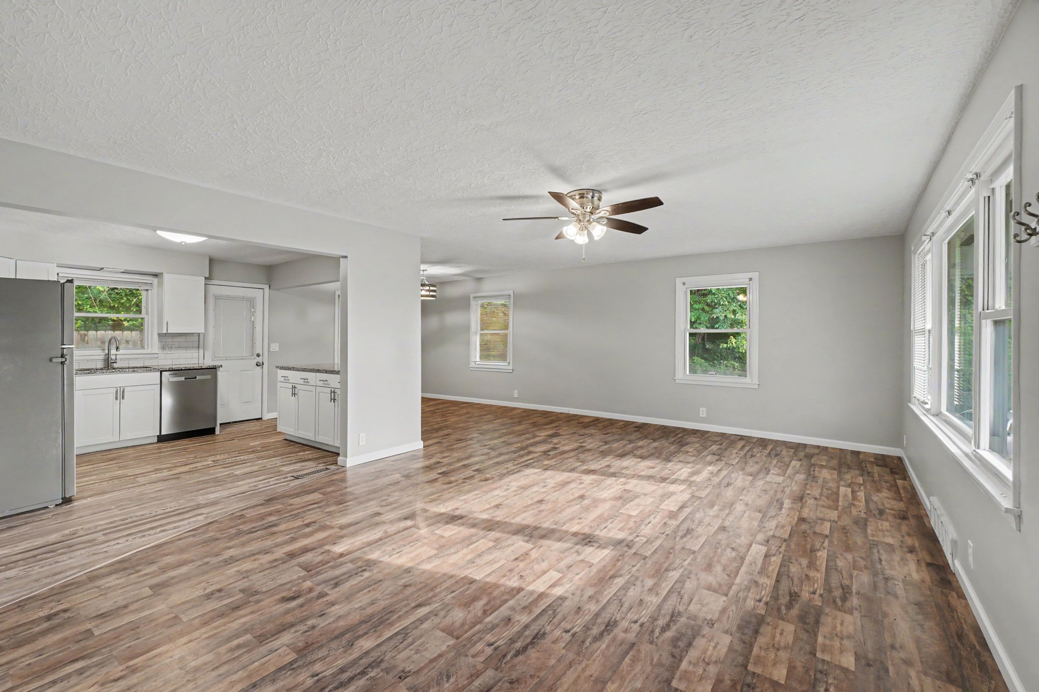 Photo 2 of 17 of 2715 James Ave, Covington, KY