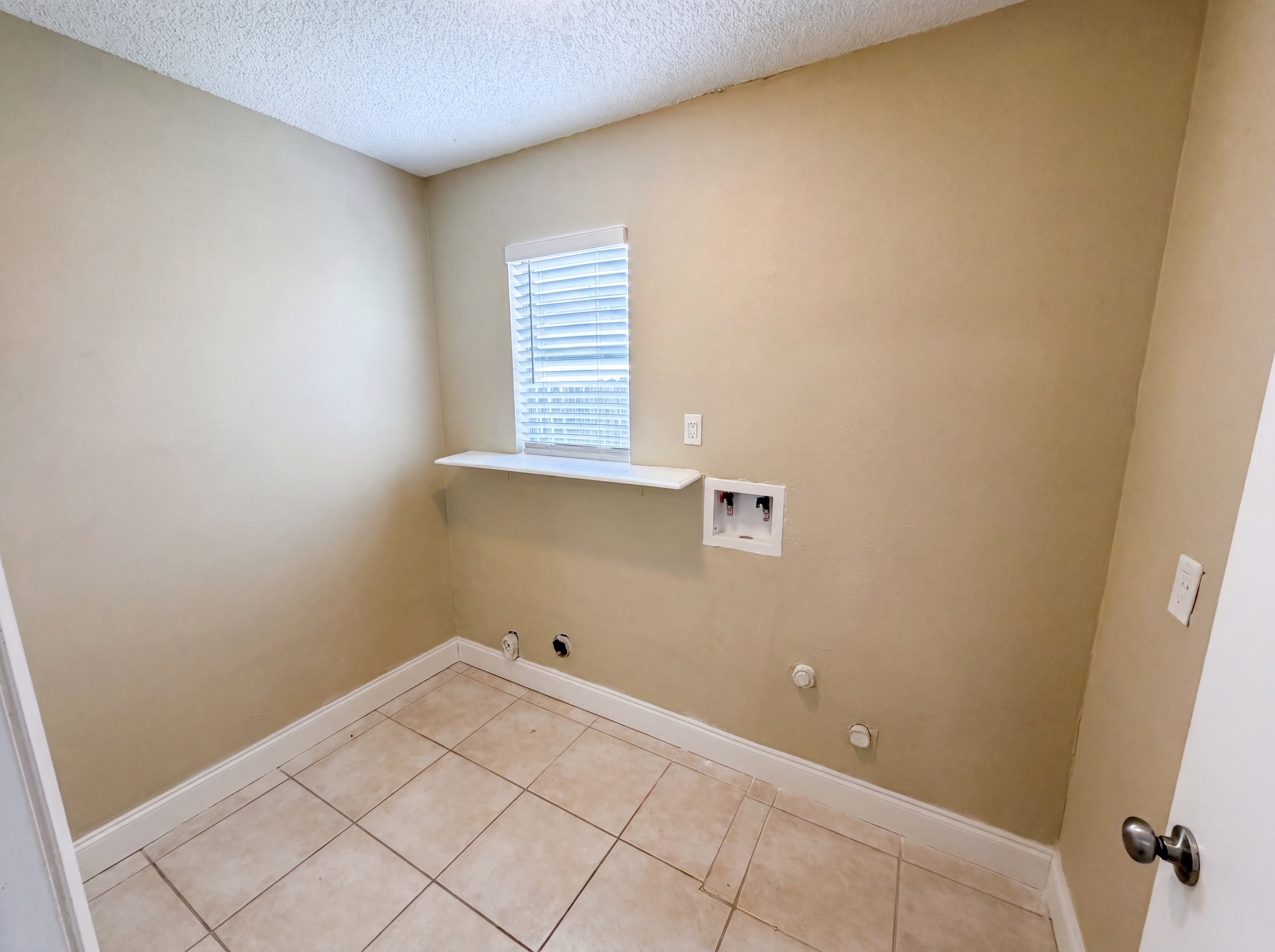 Photo 19 of 25 of 5447 Blueberry Dr, Orlando, FL