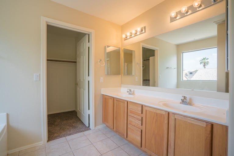 Photo 17 of 35 - 15926 W Monte Cristo Ave, Surprise, AZ 85374