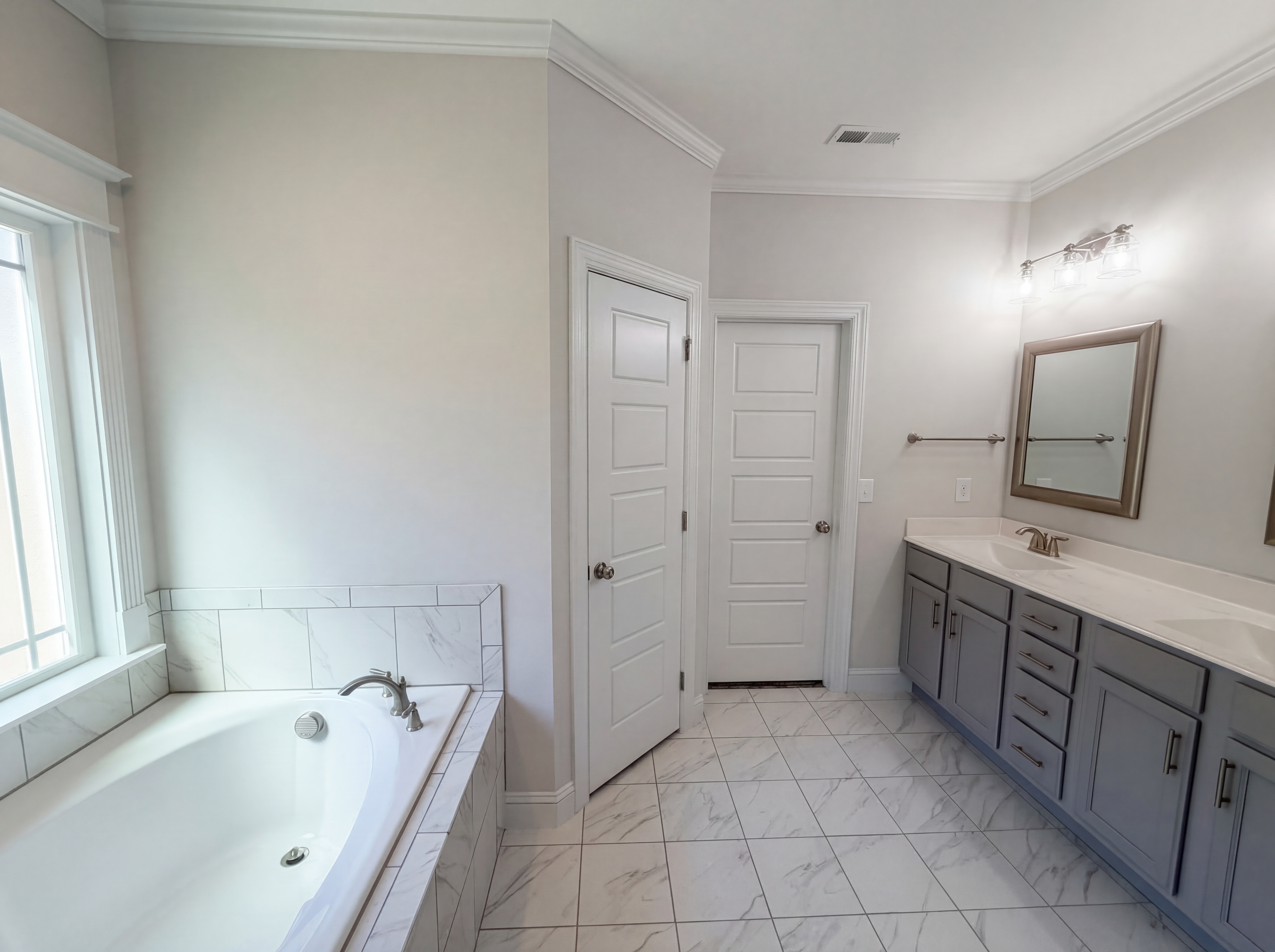 Photo 9 of 21 of 333 Oakhaven Dr, Holly Springs, NC