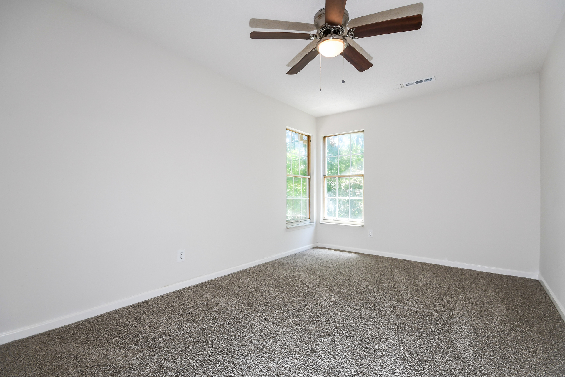 Photo 15 of 22 of 343 Damascus Dr, Summerville, SC