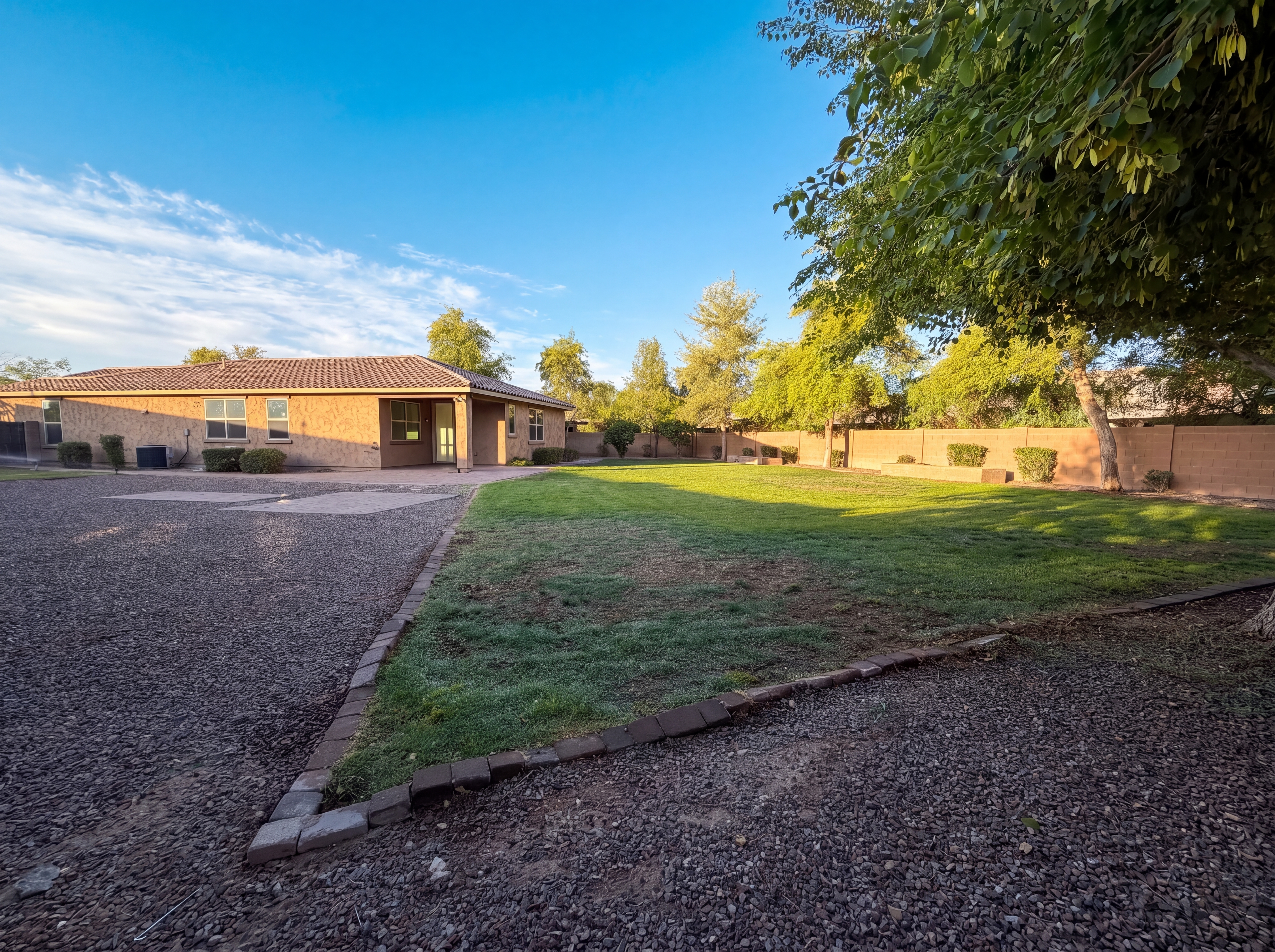 Photo 2 of 23 of 112 E Bernie Ln, Gilbert, AZ