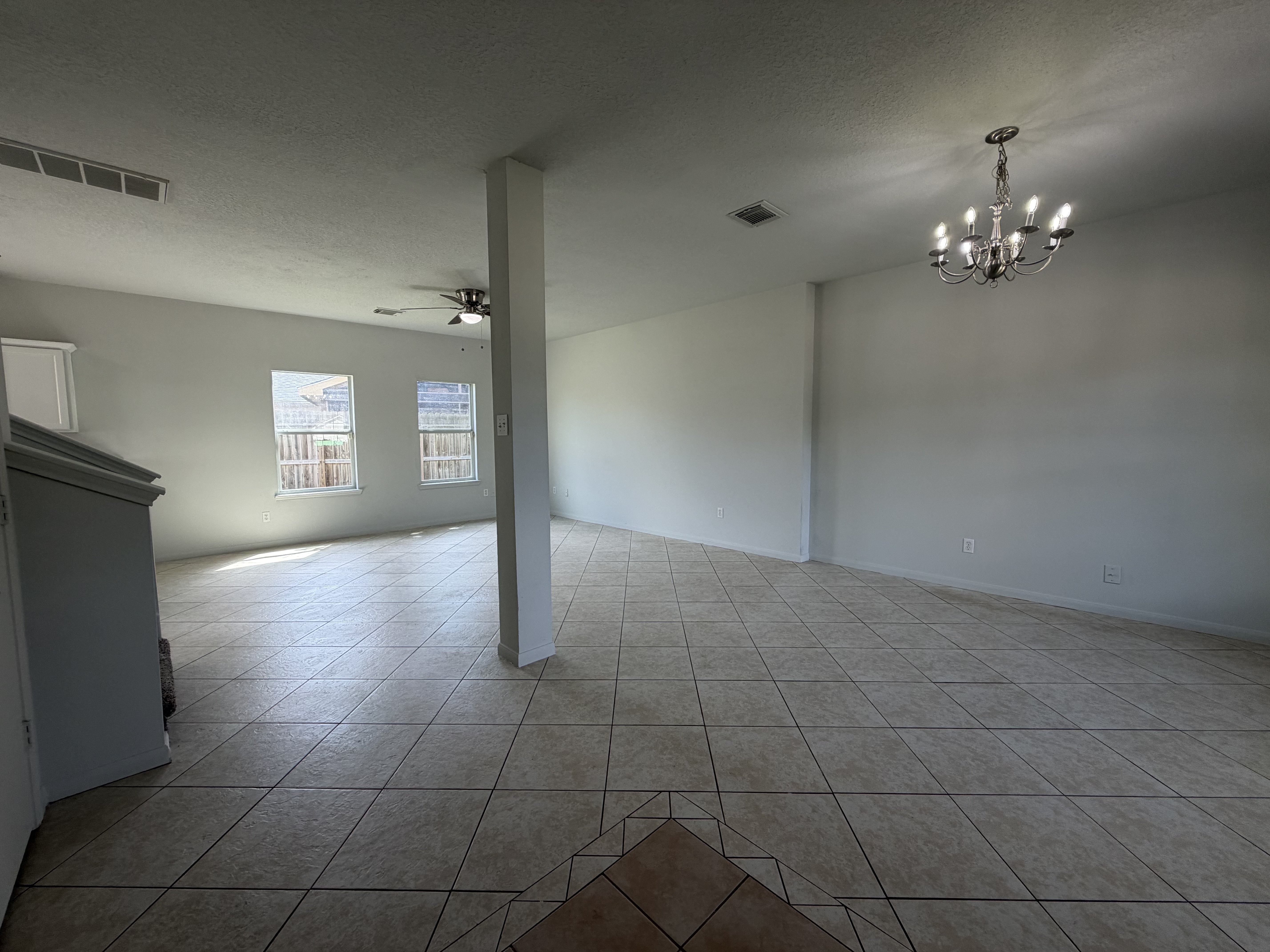 Photo 7 of 21 of 3911 Teal Vista Ct, Fresno, TX