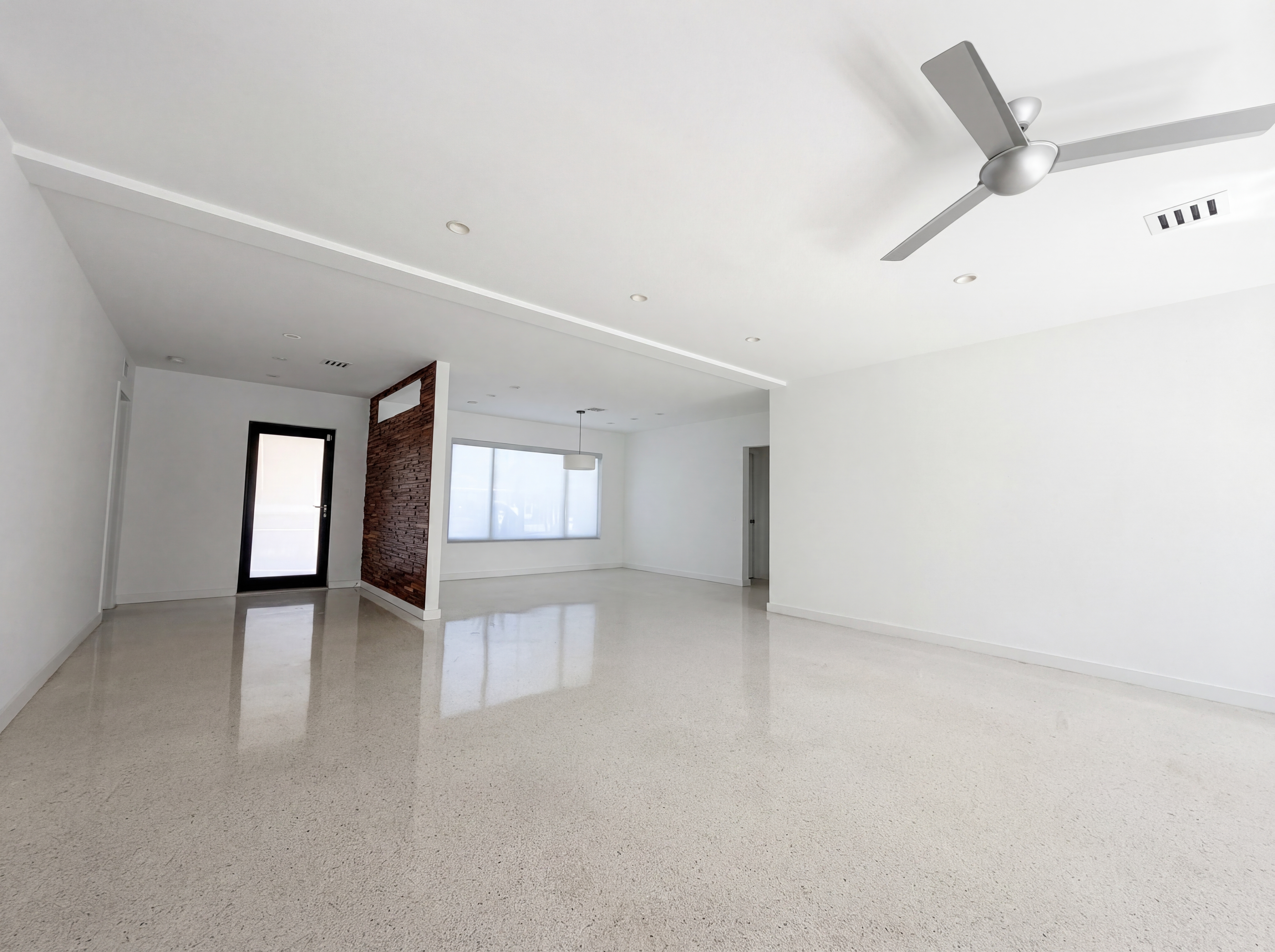 Photo 7 of 17 of 1717 NE 20th Ave, Fort Lauderdale, FL