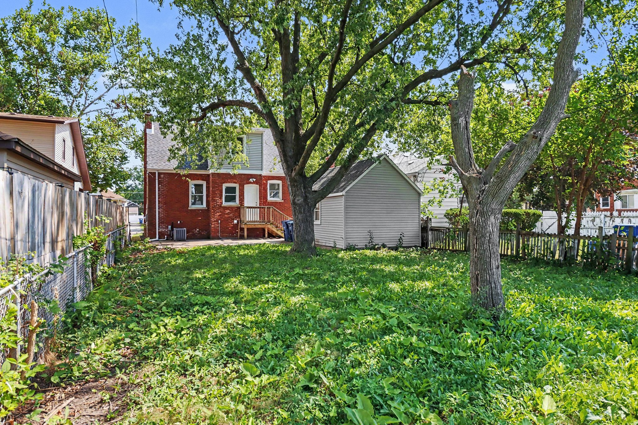 Photo 5 of 15 of 1934 S 6th Ave, Maywood, IL