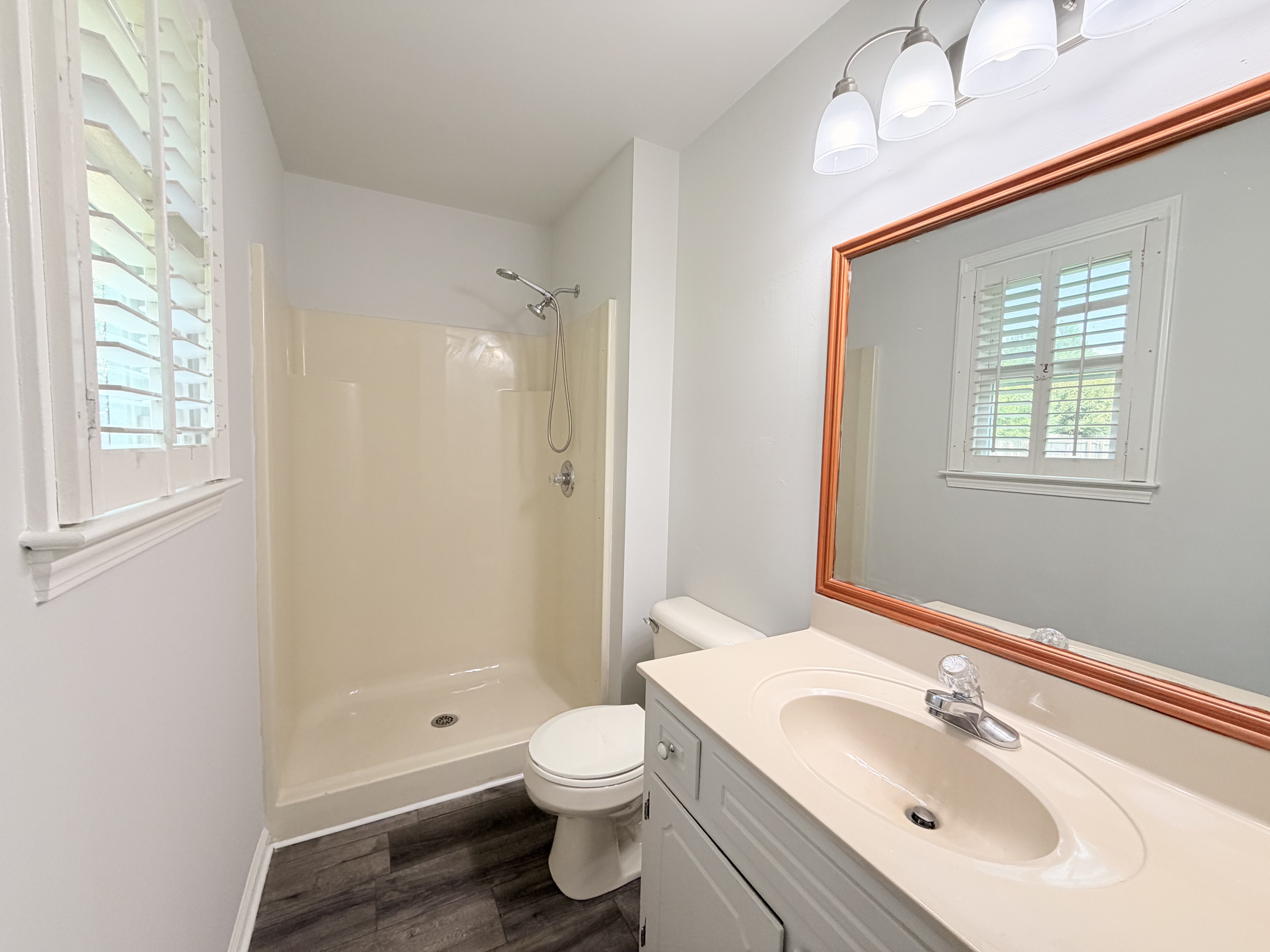 Photo 11 of 18 of 1227 Crystal Dr, Clarksville, TN