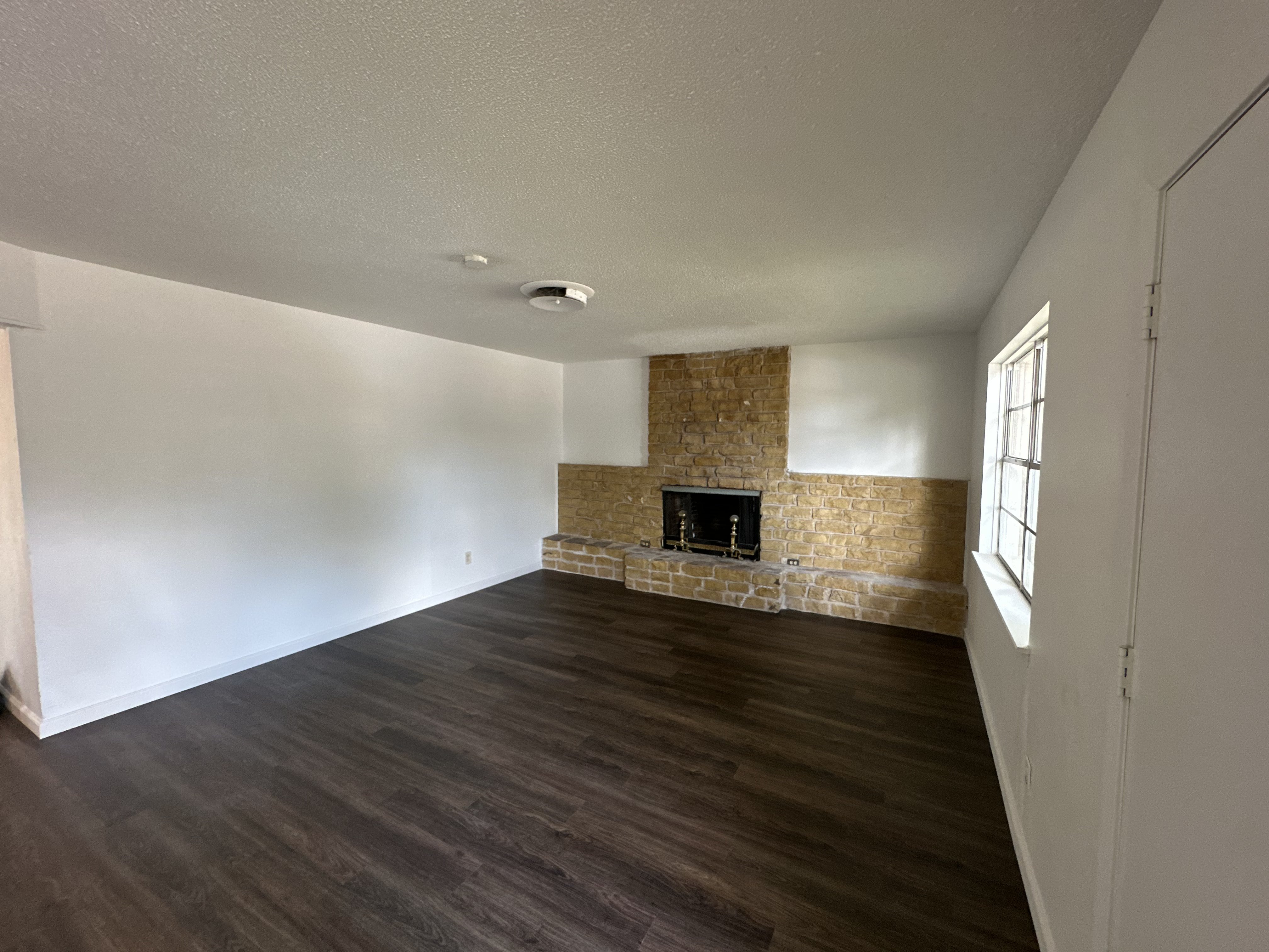 Photo 3 of 16 of 501 Ridge St, Copperas Cove, TX