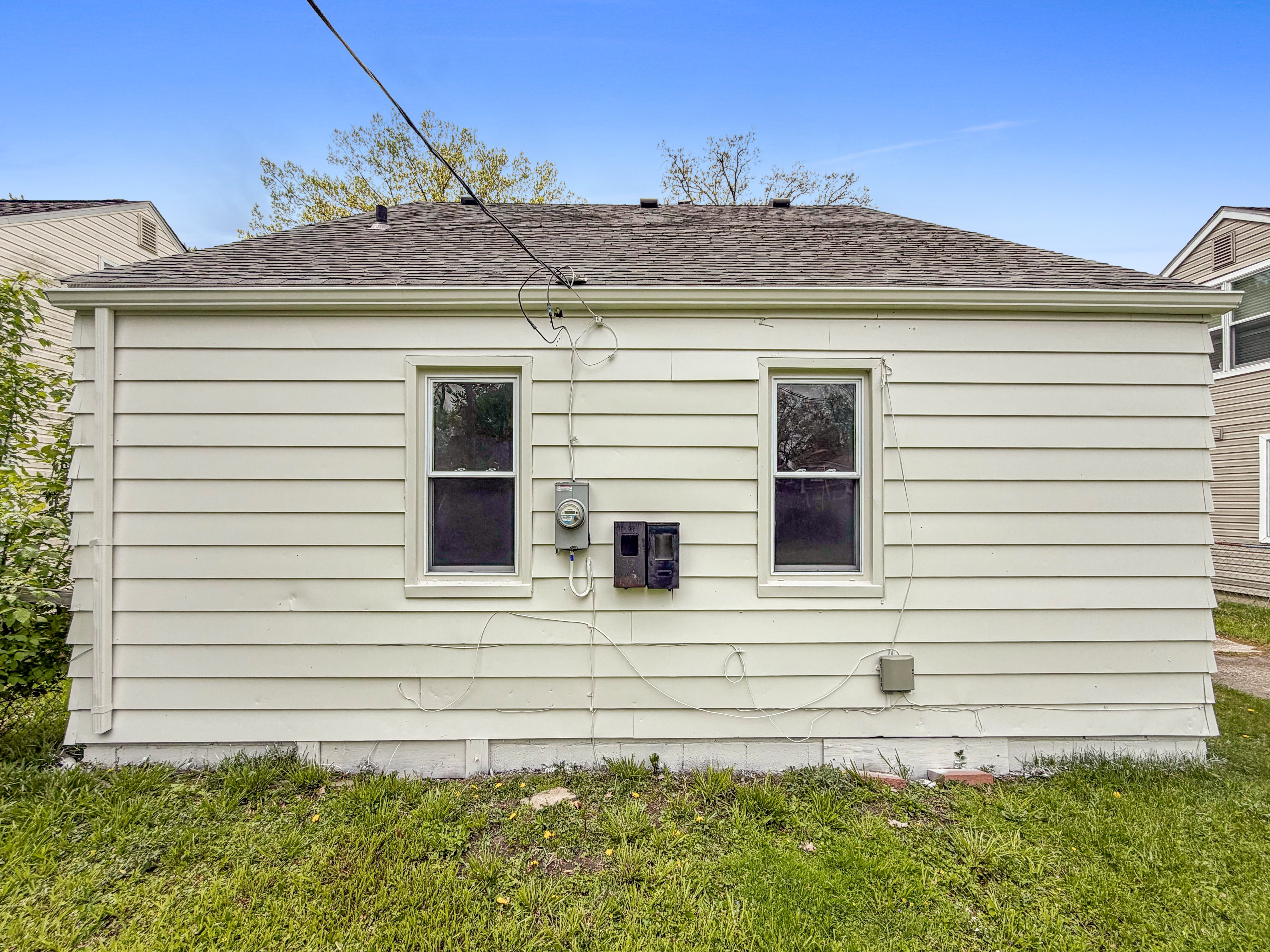Photo 5 of 16 of 24610 Parklawn St, Oak Park, MI
