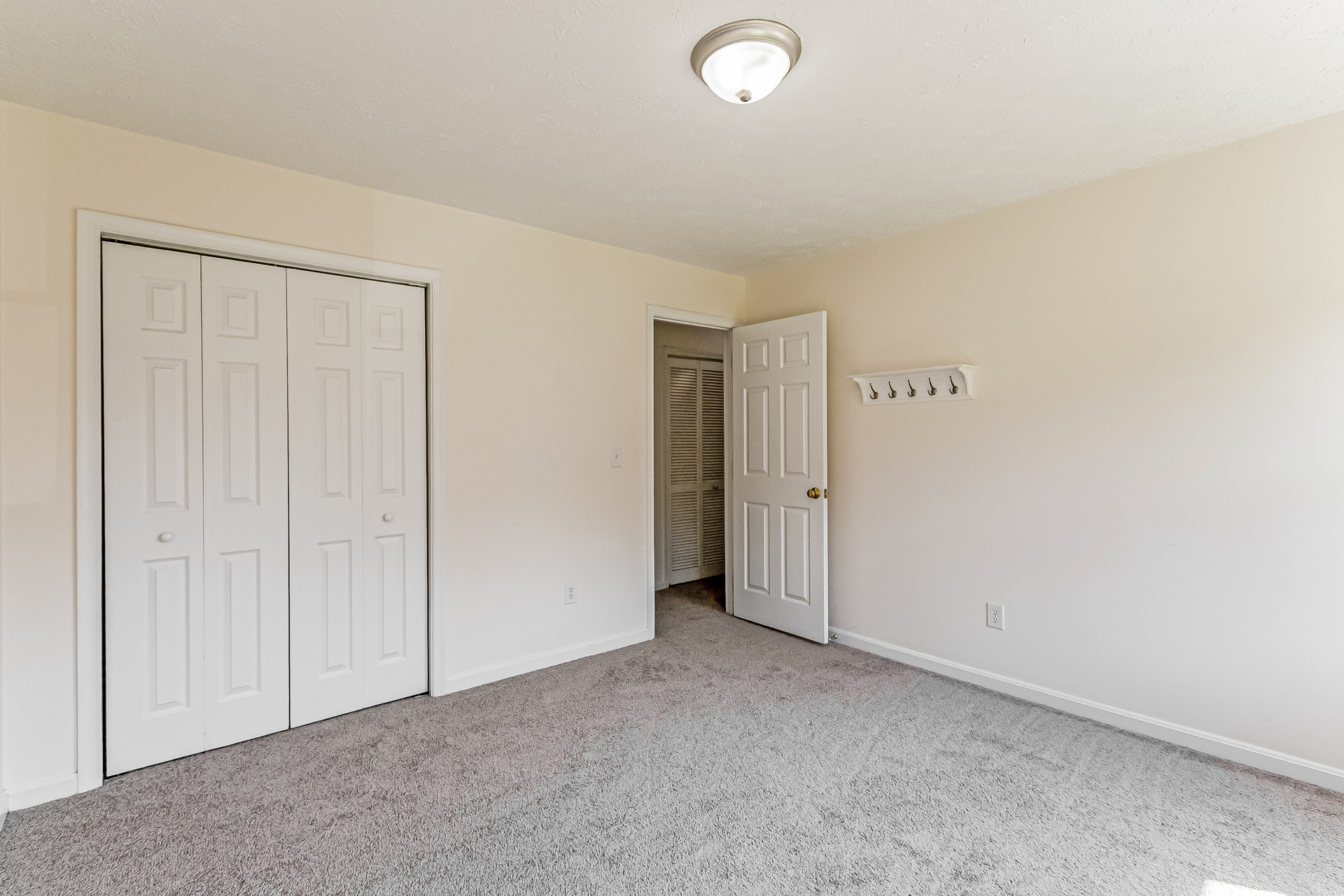 Photo 10 of 19 of 9577 Roys Ln, Culpeper, VA