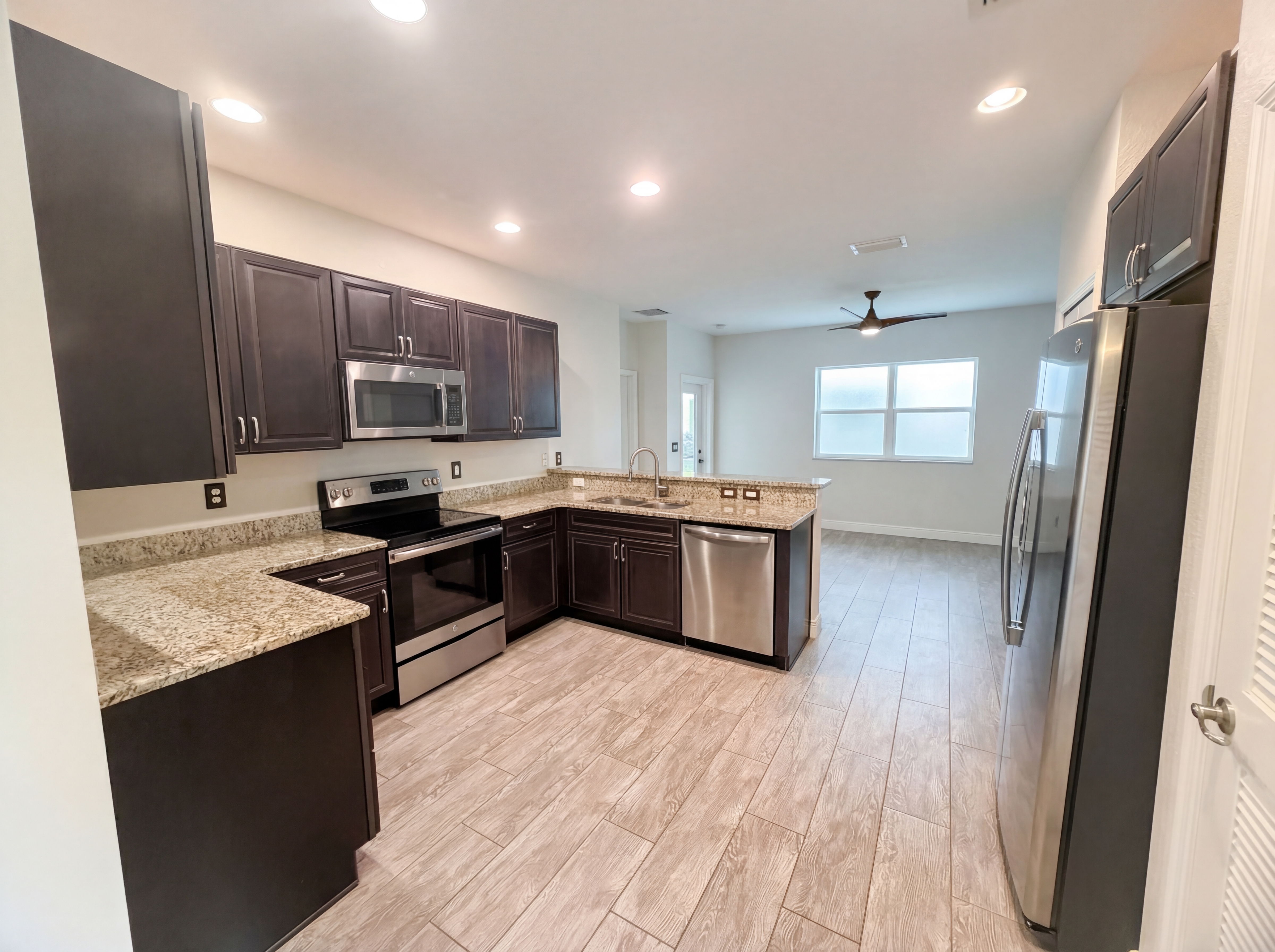 Photo 2 of 20 of 758 NE Hawks Ridge Way, Port Saint Lucie, FL