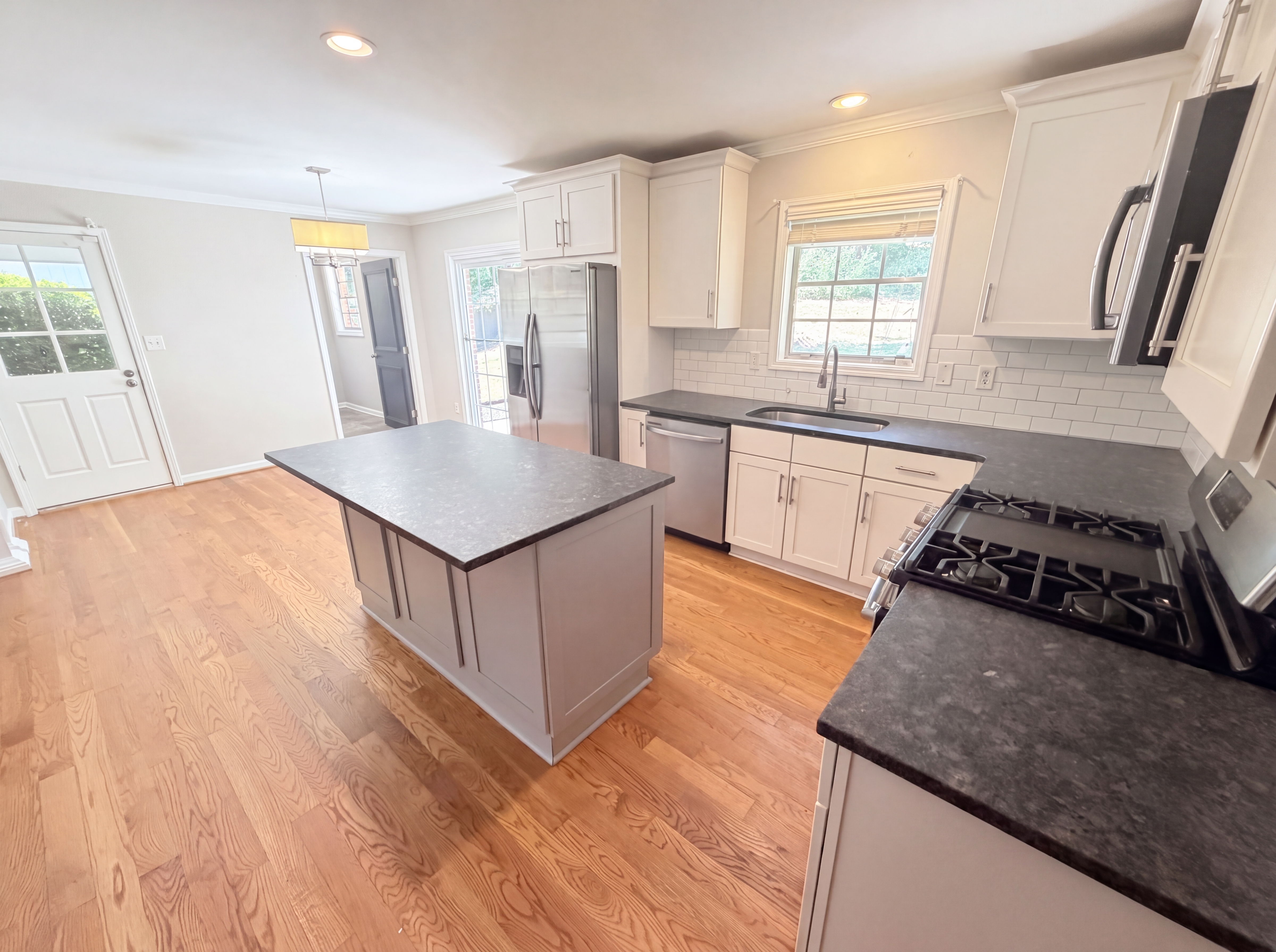 Photo 8 of 24 of 4134 Fawn Ln SE, Smyrna, GA