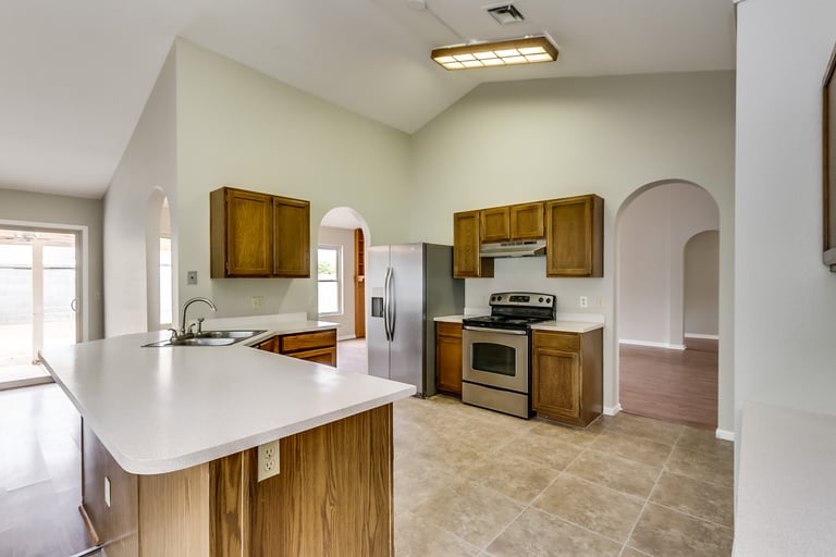 Photo 8 of 32 - 668 E Manor Dr, Chandler, AZ 85225
