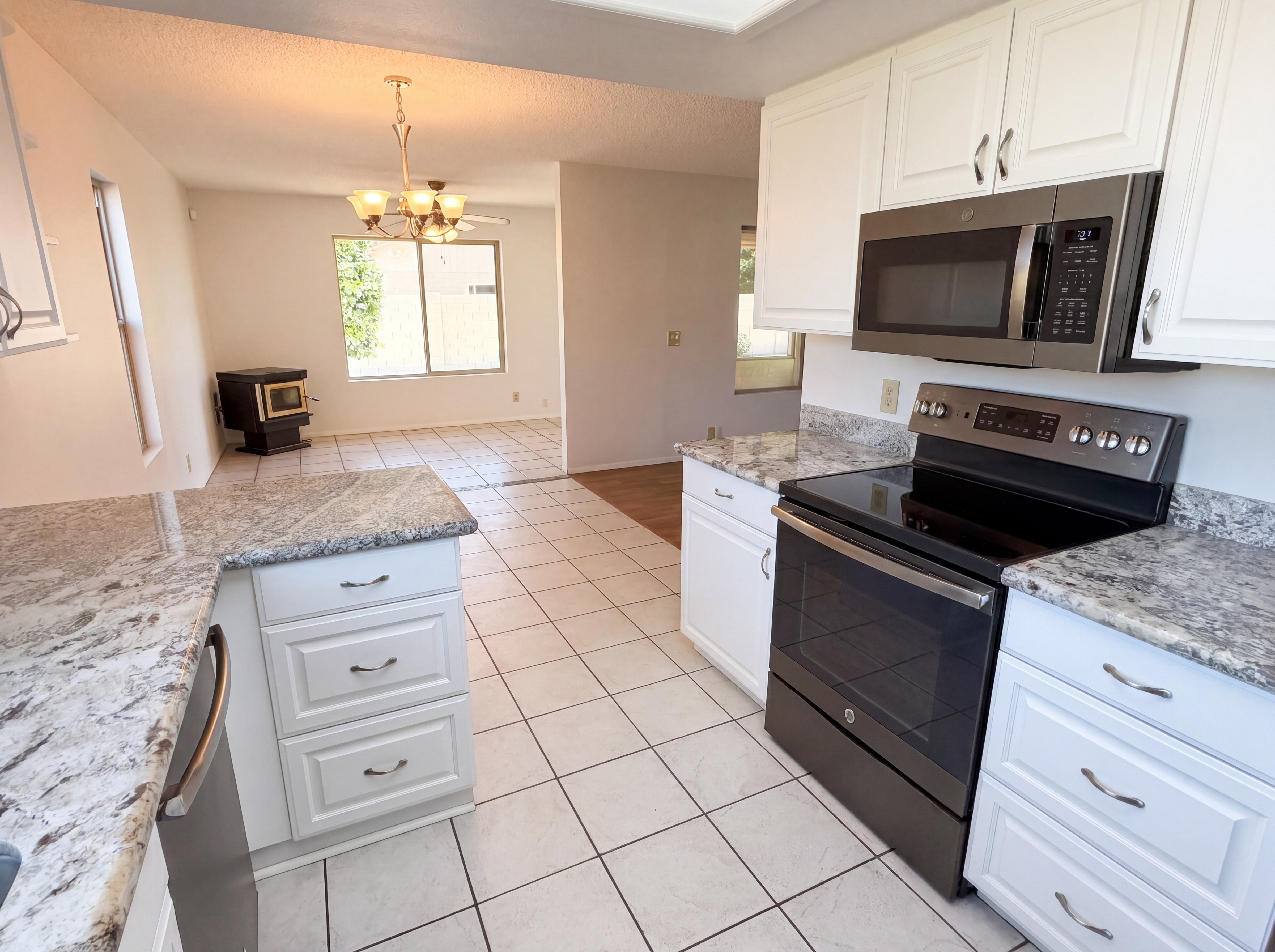 Photo 12 of 26 of 9207 W Kerry Ln, Peoria, AZ