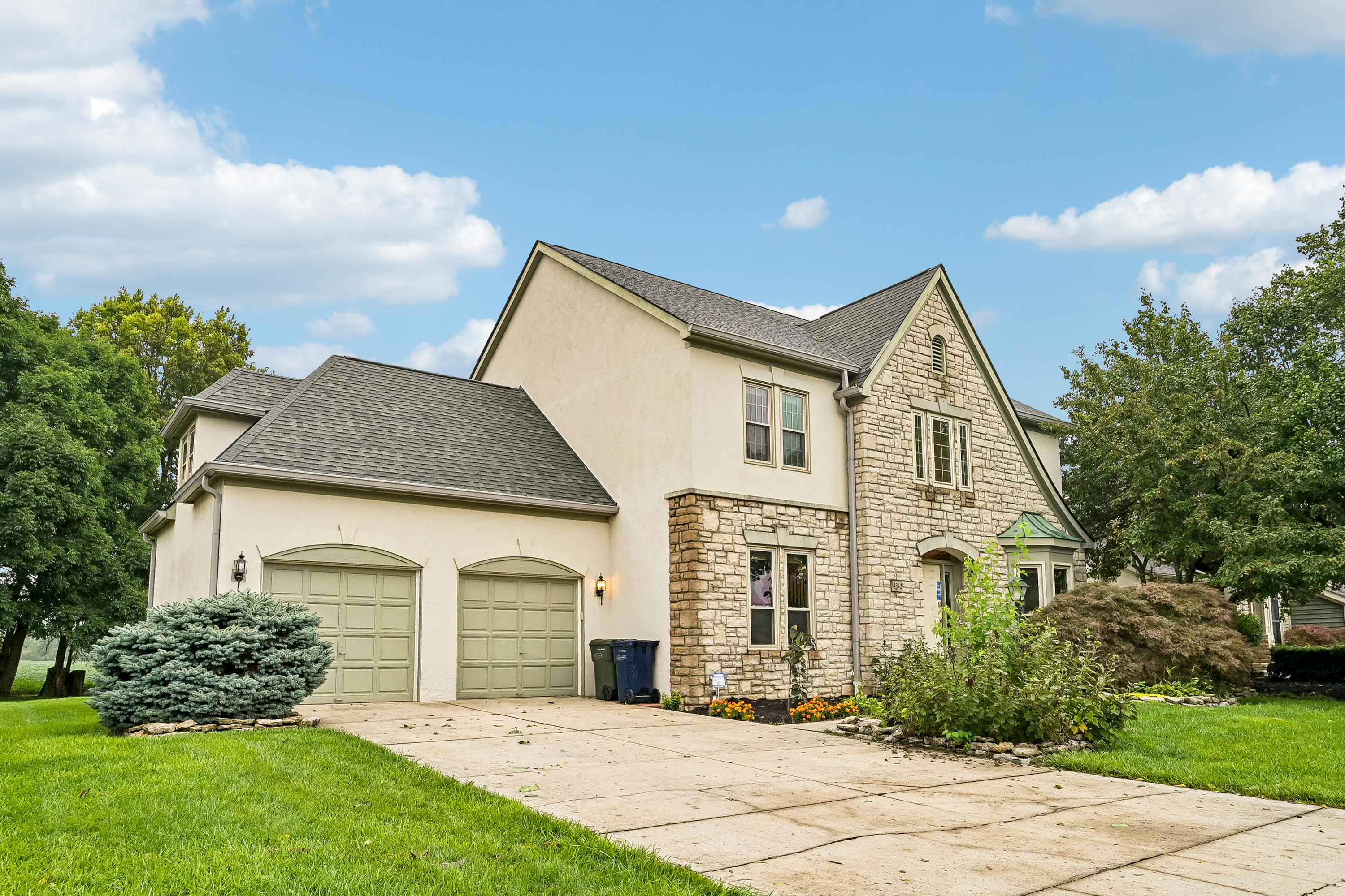 Photo 21 of 39 of 4542 Carrington Way, Hilliard, OH