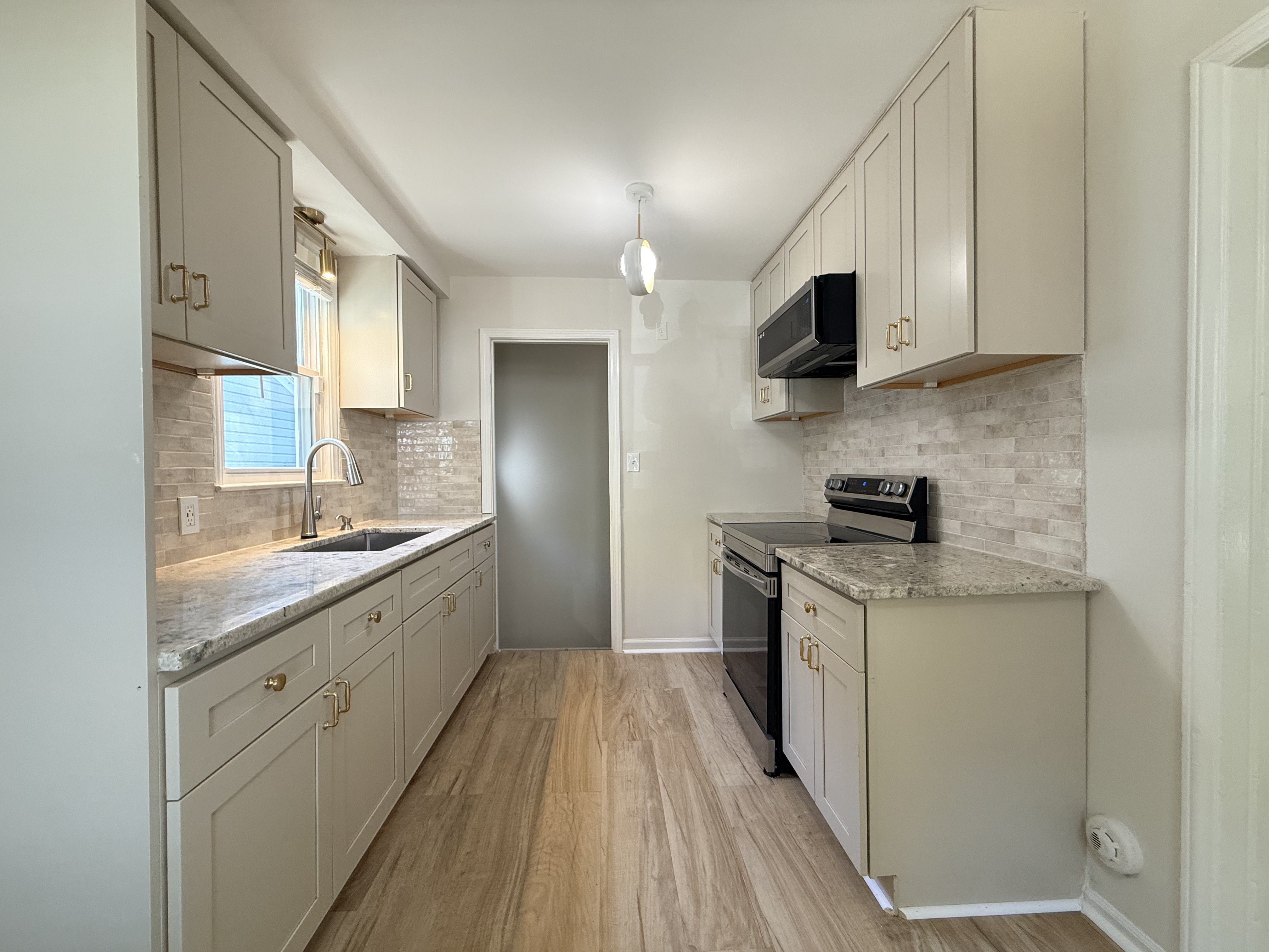 Photo 2 of 16 of 830 Channing St, Ferndale, MI
