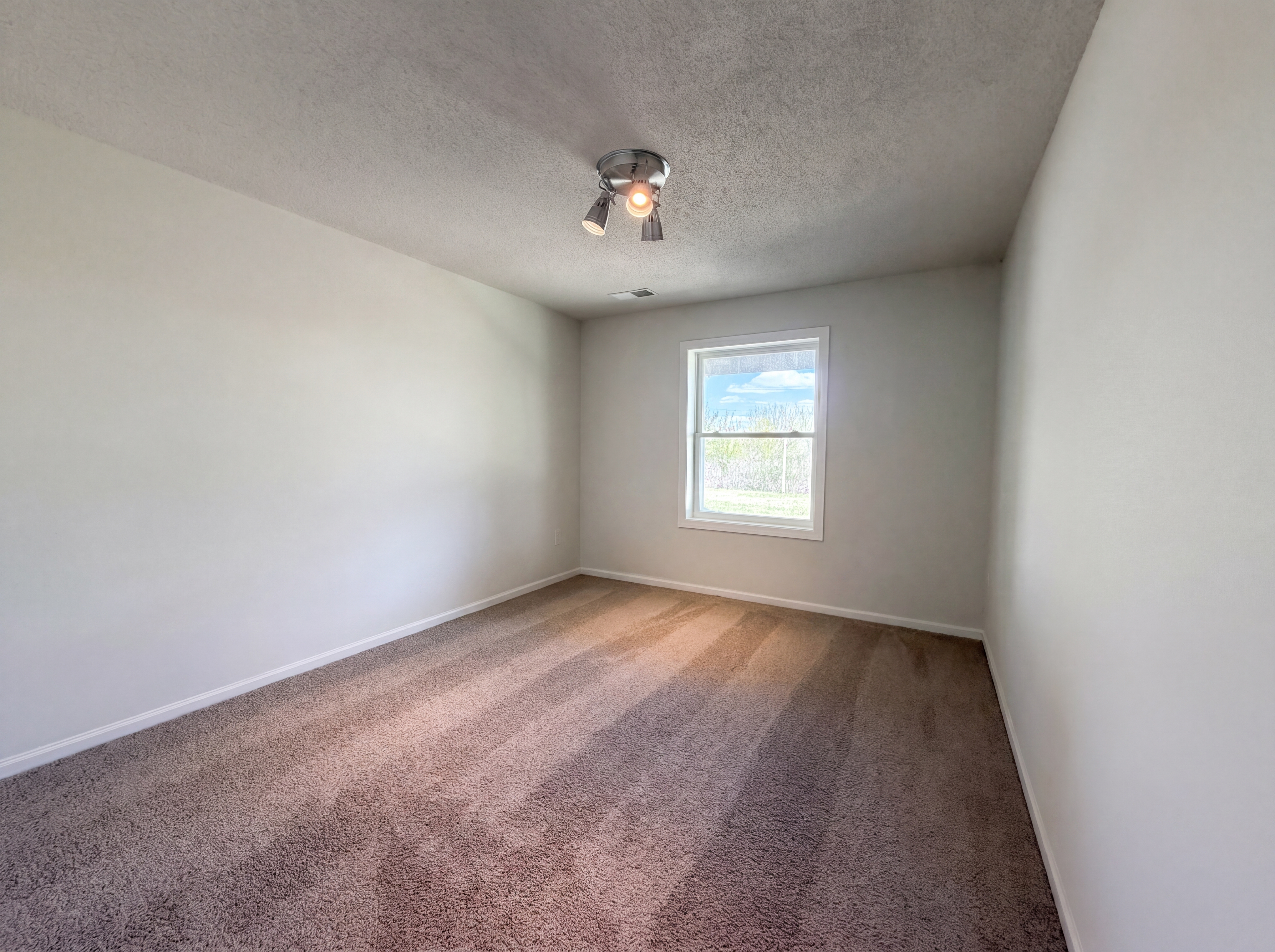 Photo 15 of 25 of 9429 Harkness Ave S, Cottage Grove, MN