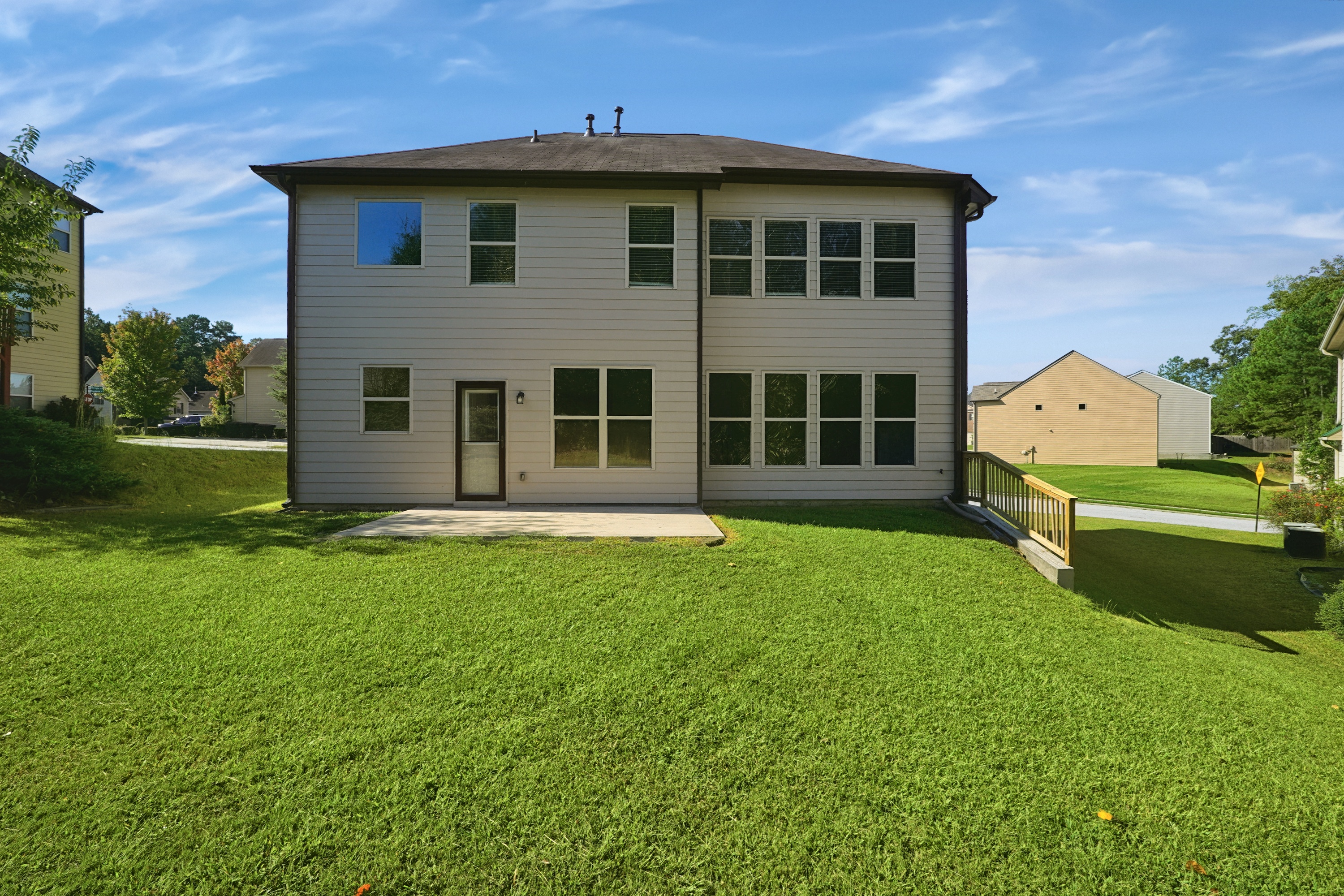 Photo 5 of 35 of 6003 Providence Dr, Union City, GA